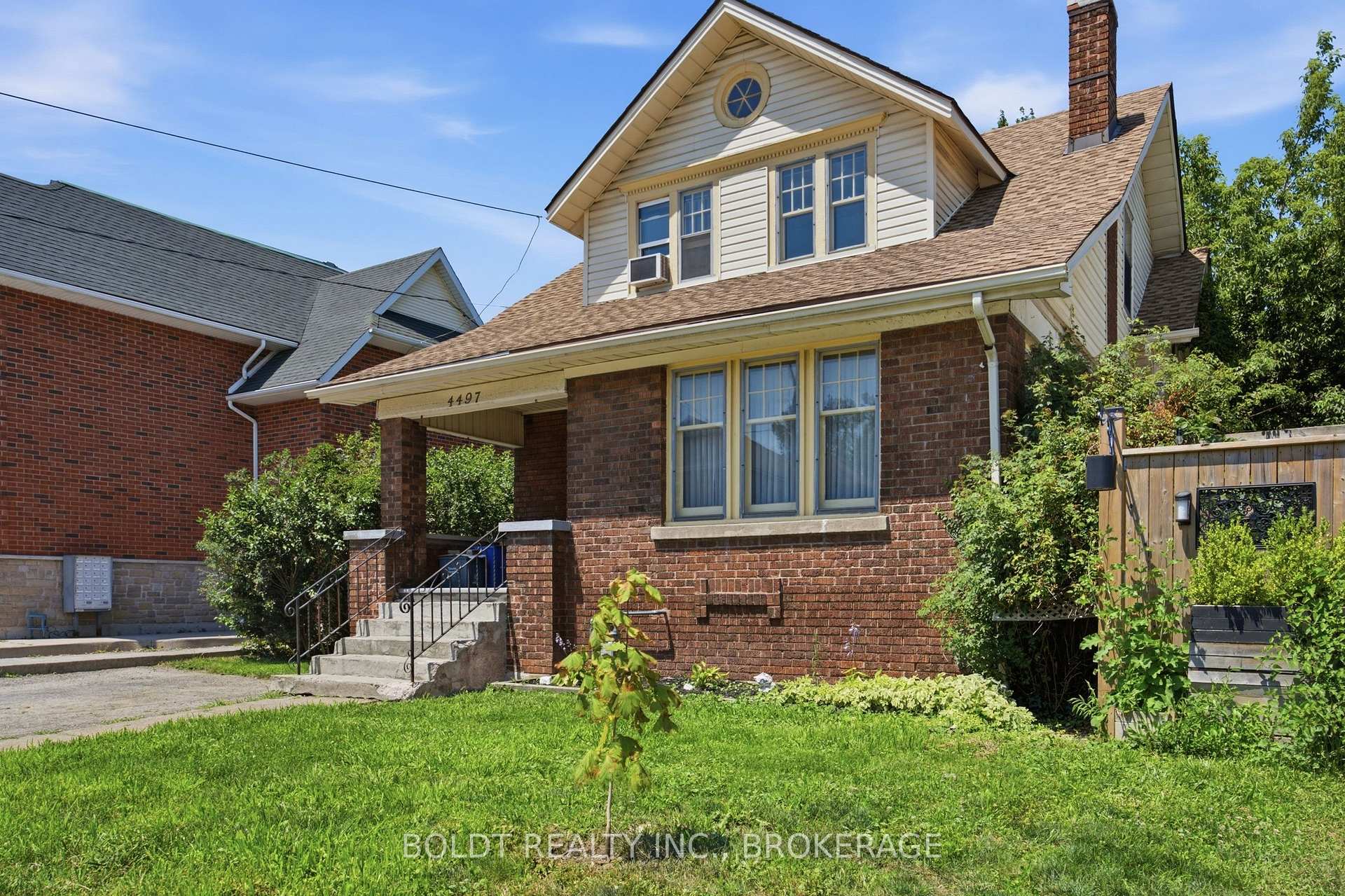 Photo 5 of 4497 Morrison Street, Niagara Falls, Downtown — HOMEH