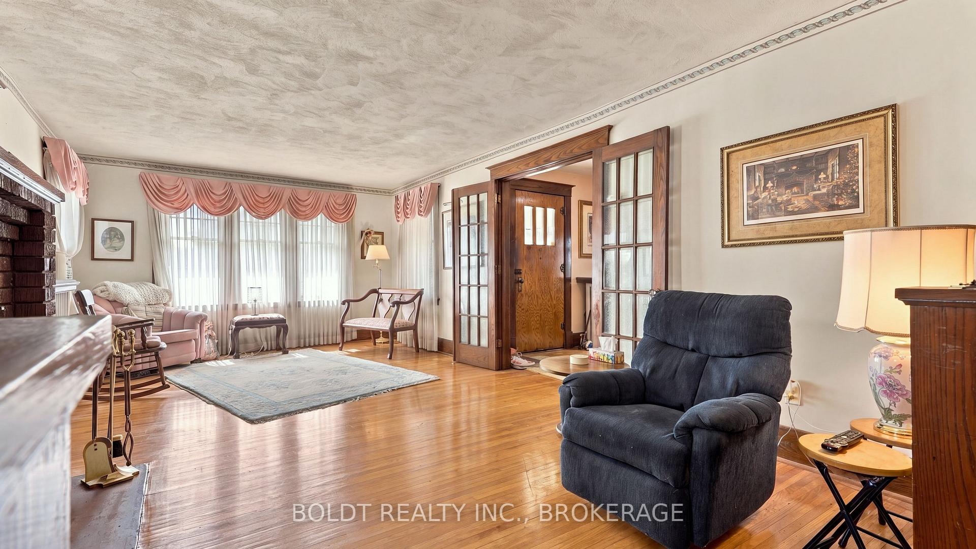 Photo 13 of 4497 Morrison Street, Niagara Falls, Downtown — HOMEH