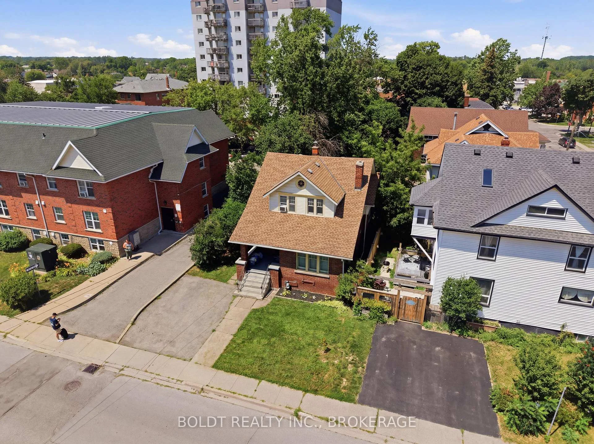 Photo 11 of 4497 Morrison Street, Niagara Falls, Downtown — HOMEH