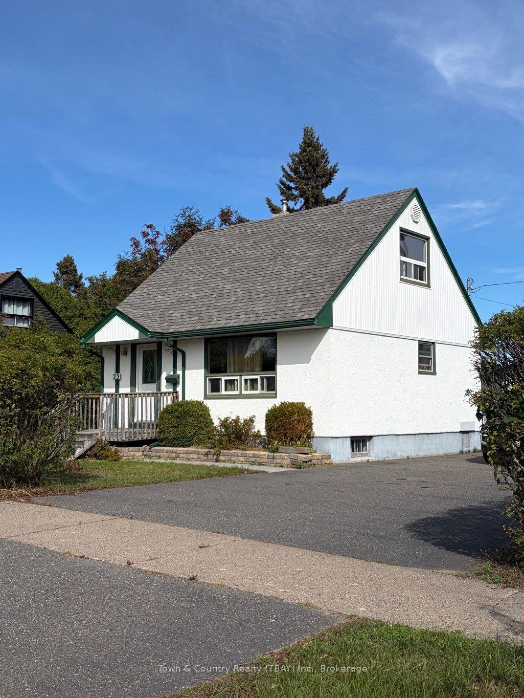 Photo 1 of 23 Gresley Court E, Thunder Bay, Current River — HOMEH