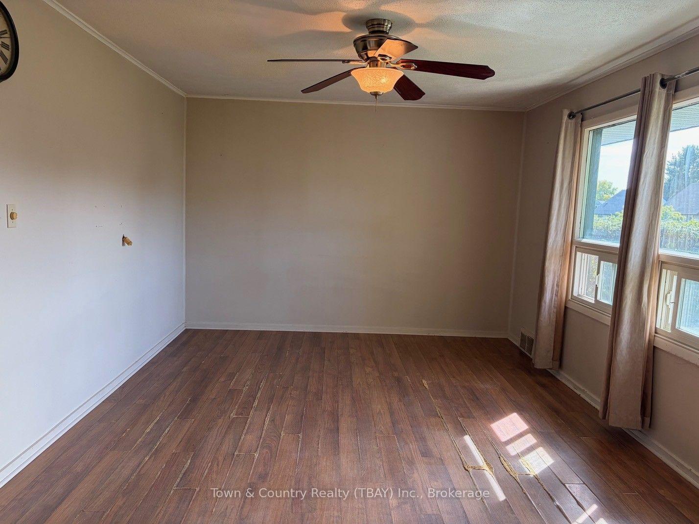 Photo 5 of 23 Gresley Court E, Thunder Bay, Current River — HOMEH