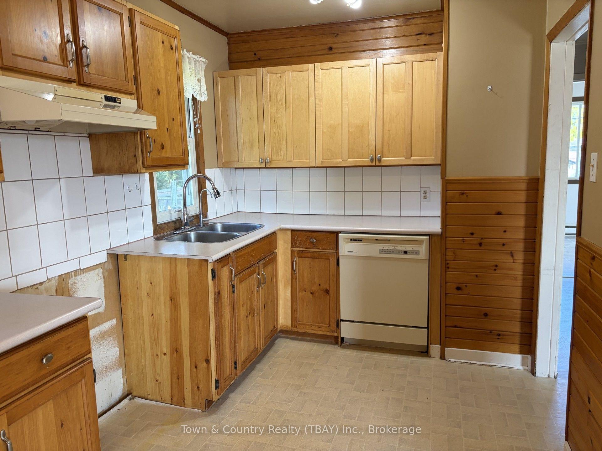 Photo 6 of 23 Gresley Court E, Thunder Bay, Current River — HOMEH