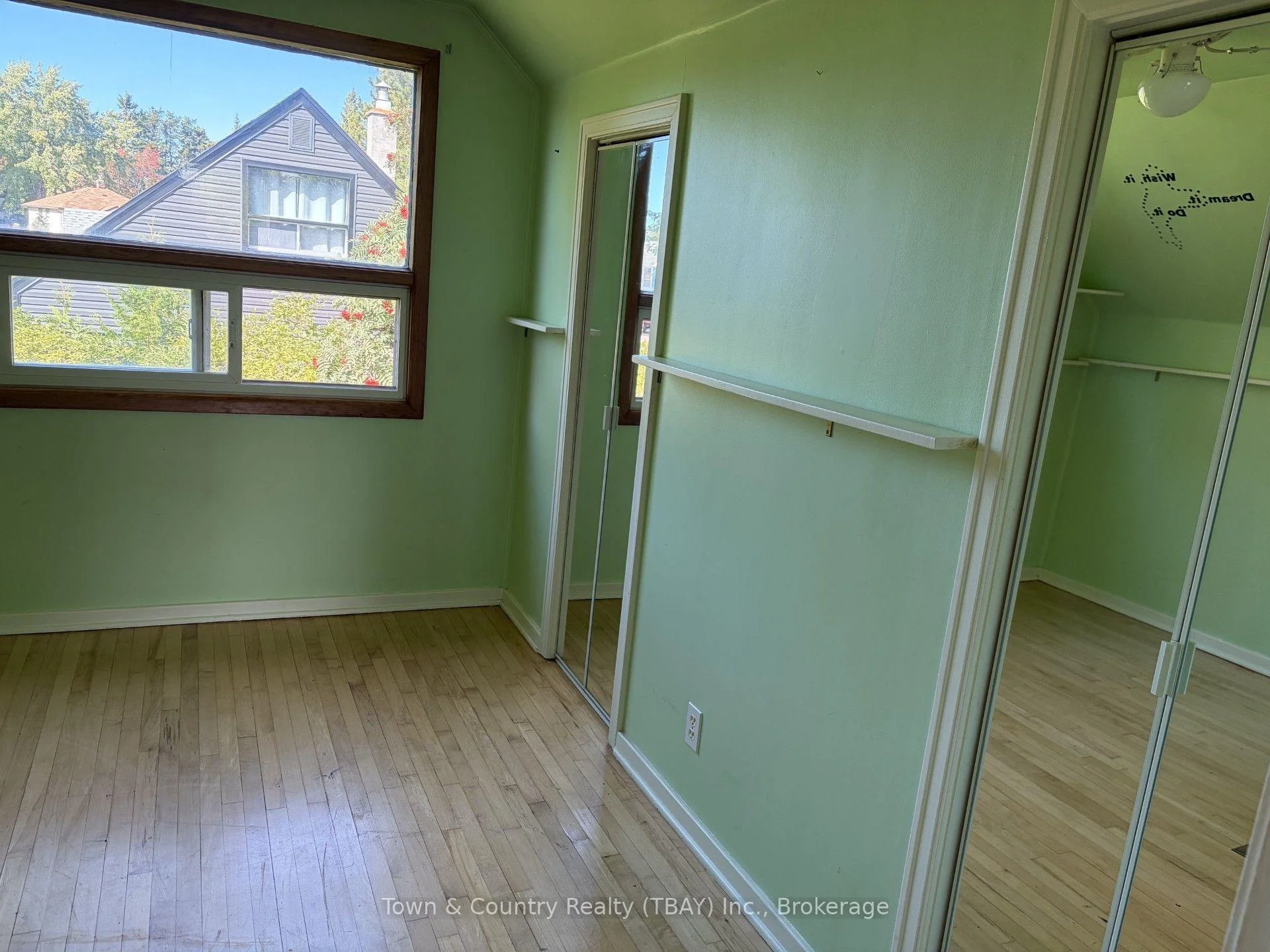 Photo 8 of 23 Gresley Court E, Thunder Bay, Current River — HOMEH