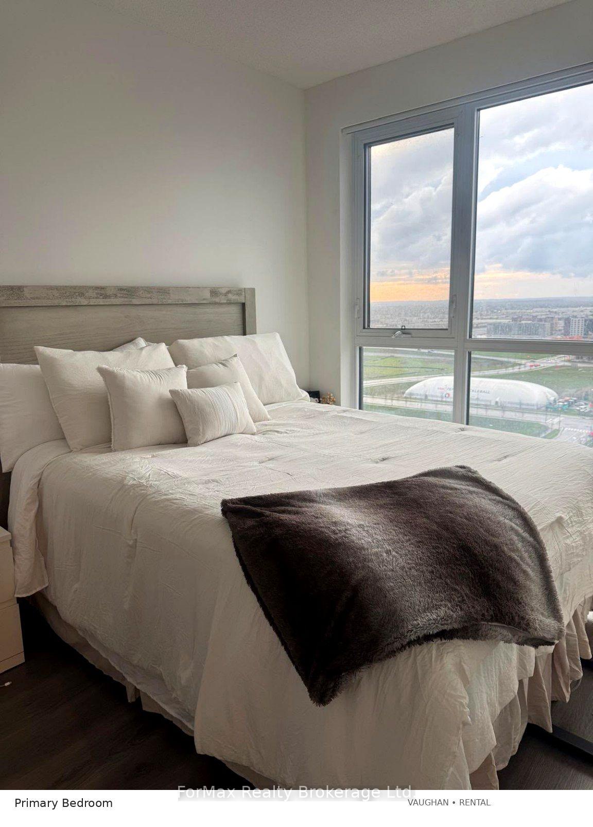 Photo 4 of Unit 2212, 225 Commerce Street, Vaughan, Vaughan Corporate Centre — HOMEH