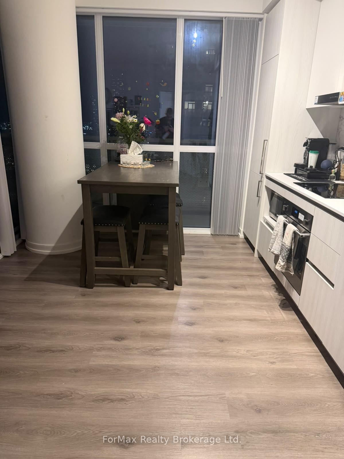Photo 9 of Unit 2212, 225 Commerce Street, Vaughan, Vaughan Corporate Centre — HOMEH