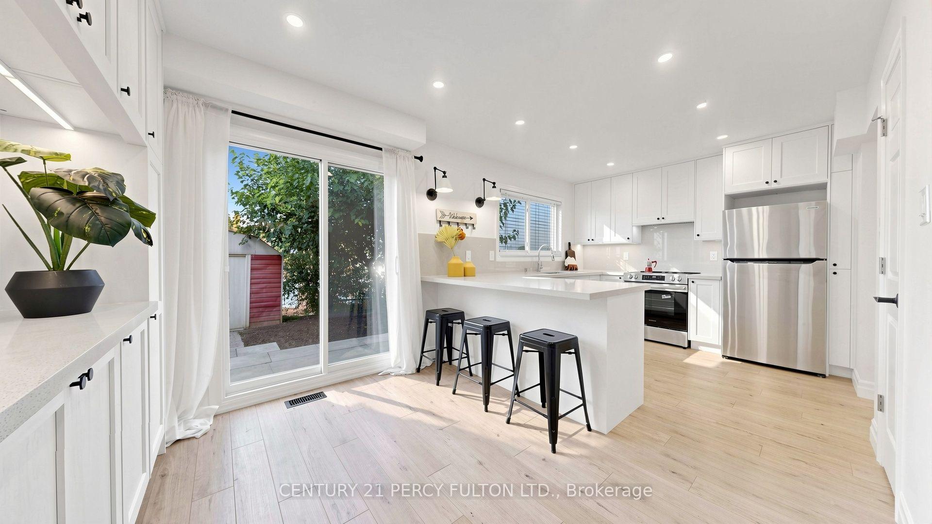Photo 8 of 17 Harley Drive, Ajax, Central — HOMEH