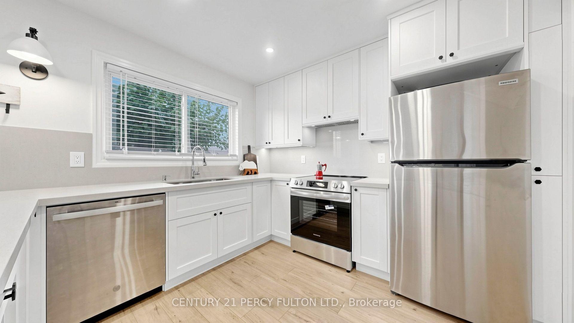 Photo 9 of 17 Harley Drive, Ajax, Central — HOMEH