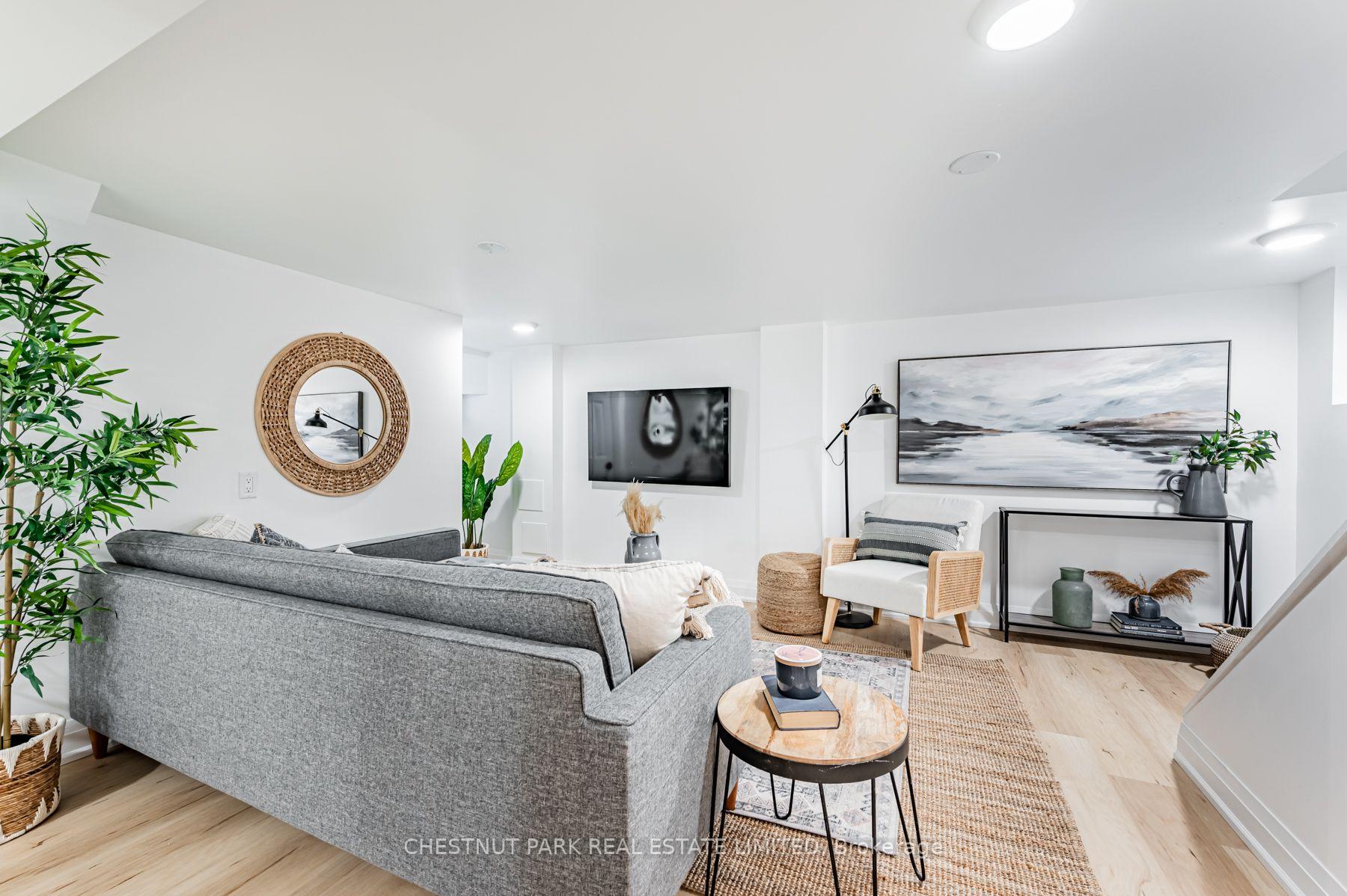 Photo 5 of Unit Lower, 101 Oakcrest Avenue, Toronto, East End-Danforth — HOMEH