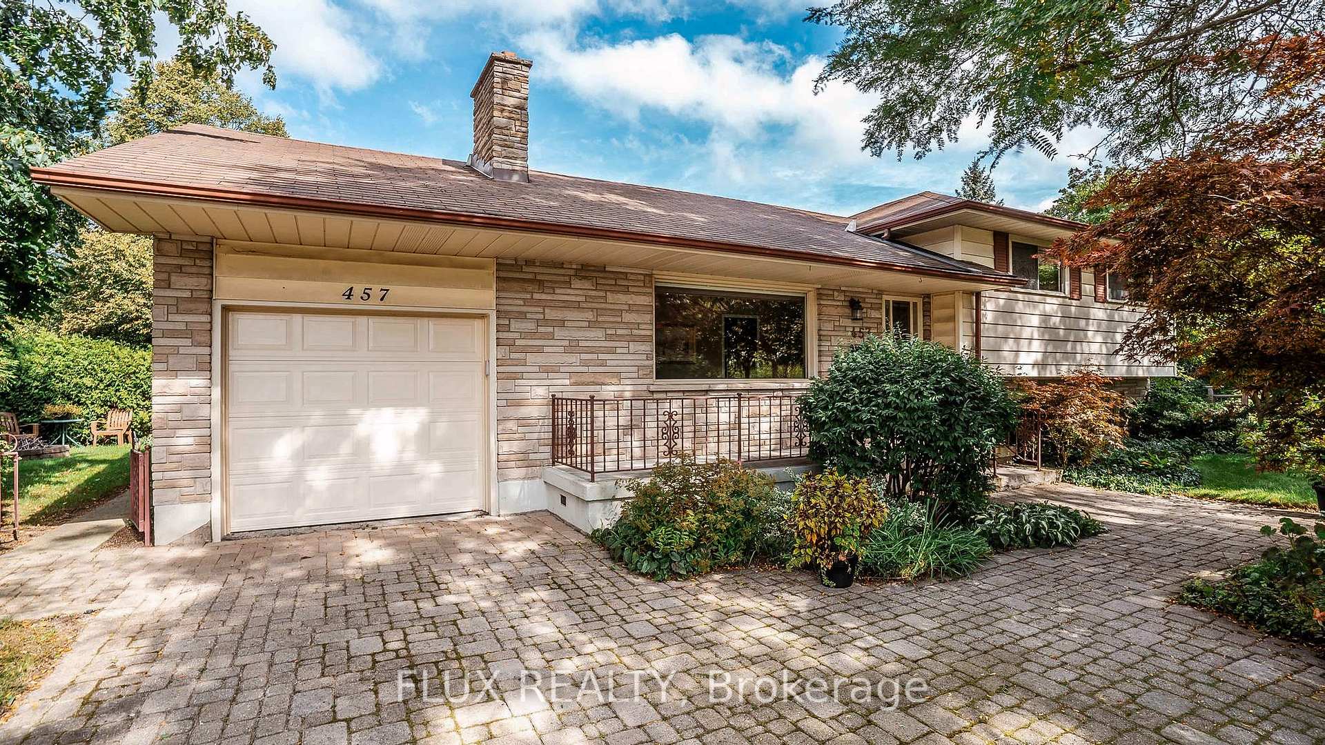 Photo 2 of 457 Three Valleys Crescent, London, South J — HOMEH