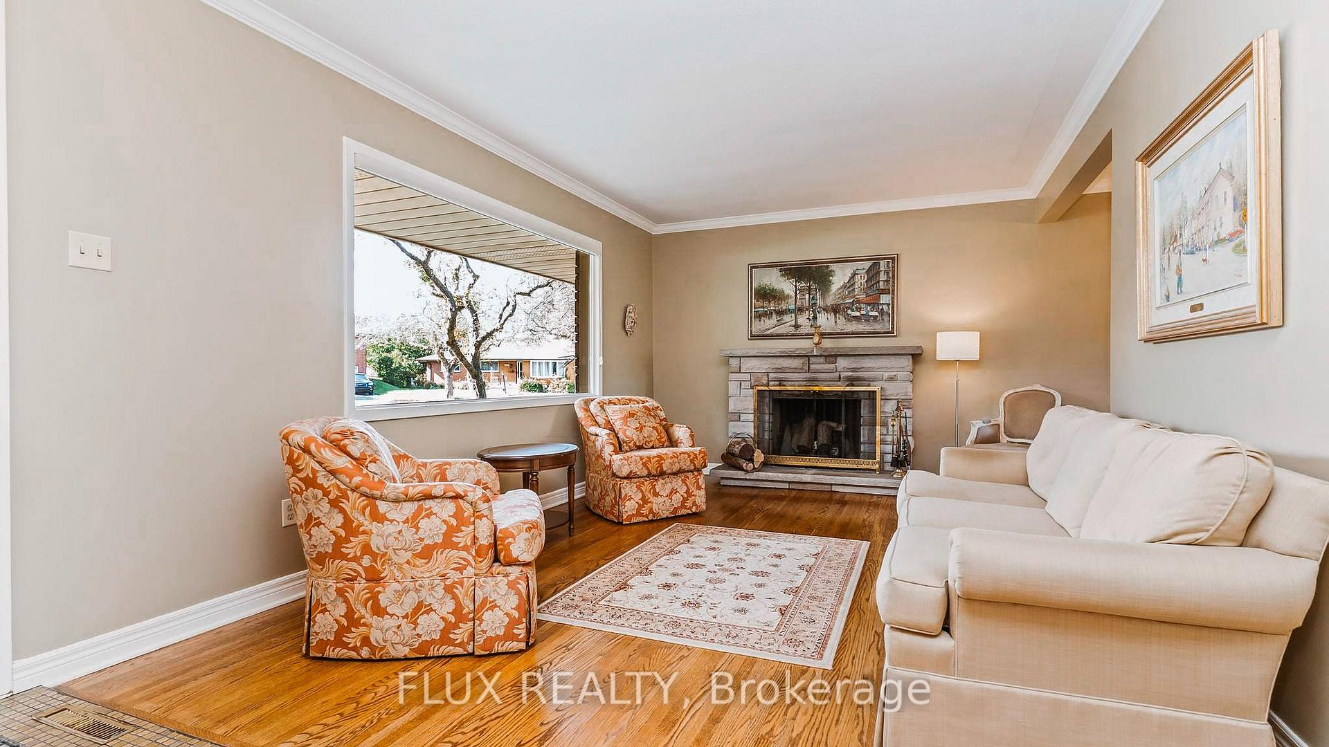 Photo 5 of 457 Three Valleys Crescent, London, South J — HOMEH