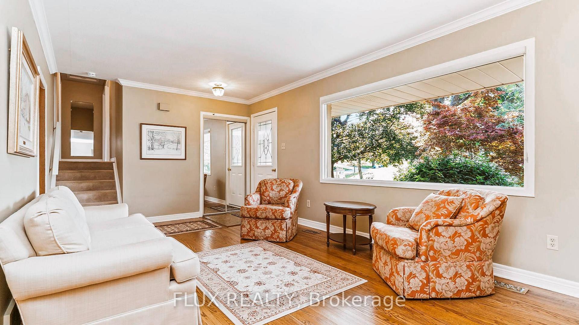 Photo 7 of 457 Three Valleys Crescent, London, South J — HOMEH