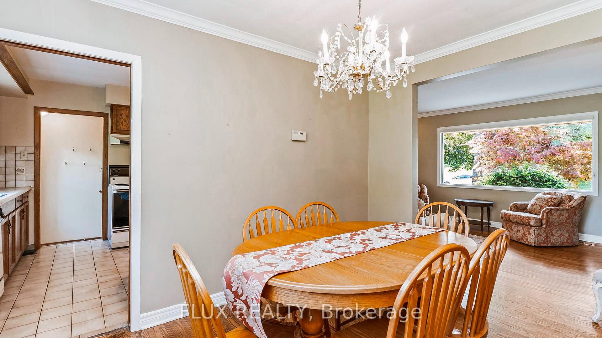 Photo 9 of 457 Three Valleys Crescent, London, South J — HOMEH