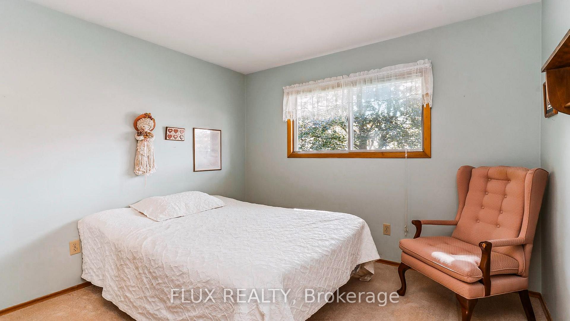 Photo 18 of 457 Three Valleys Crescent, London, South J — HOMEH