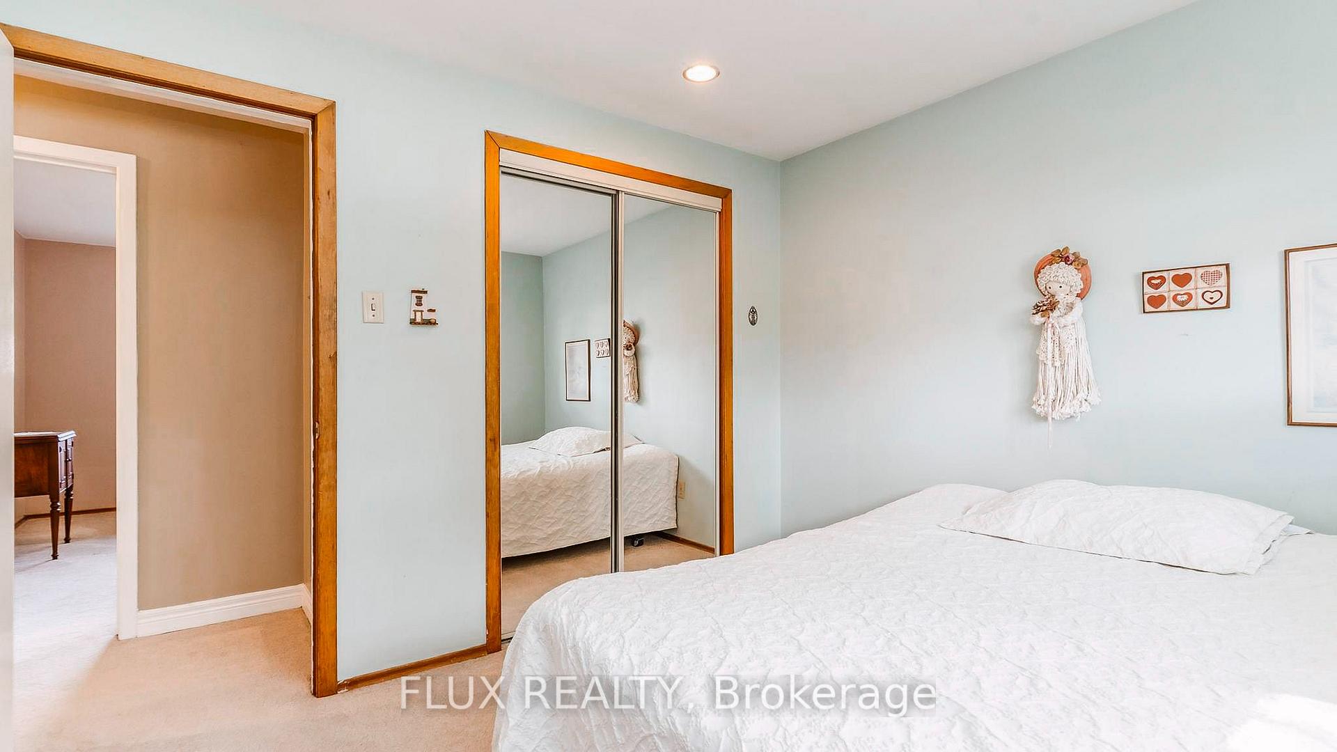 Photo 19 of 457 Three Valleys Crescent, London, South J — HOMEH
