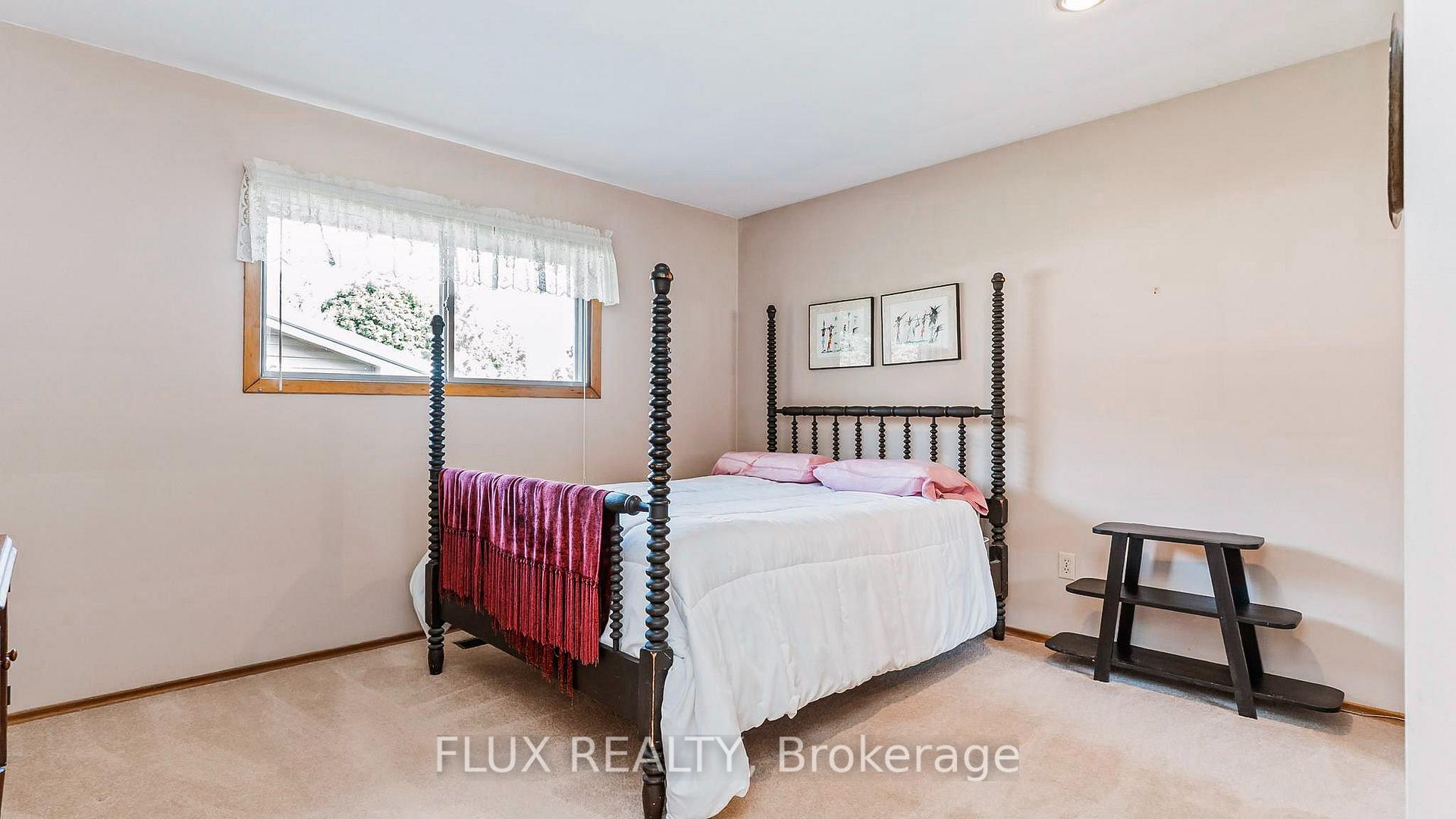 Photo 20 of 457 Three Valleys Crescent, London, South J — HOMEH