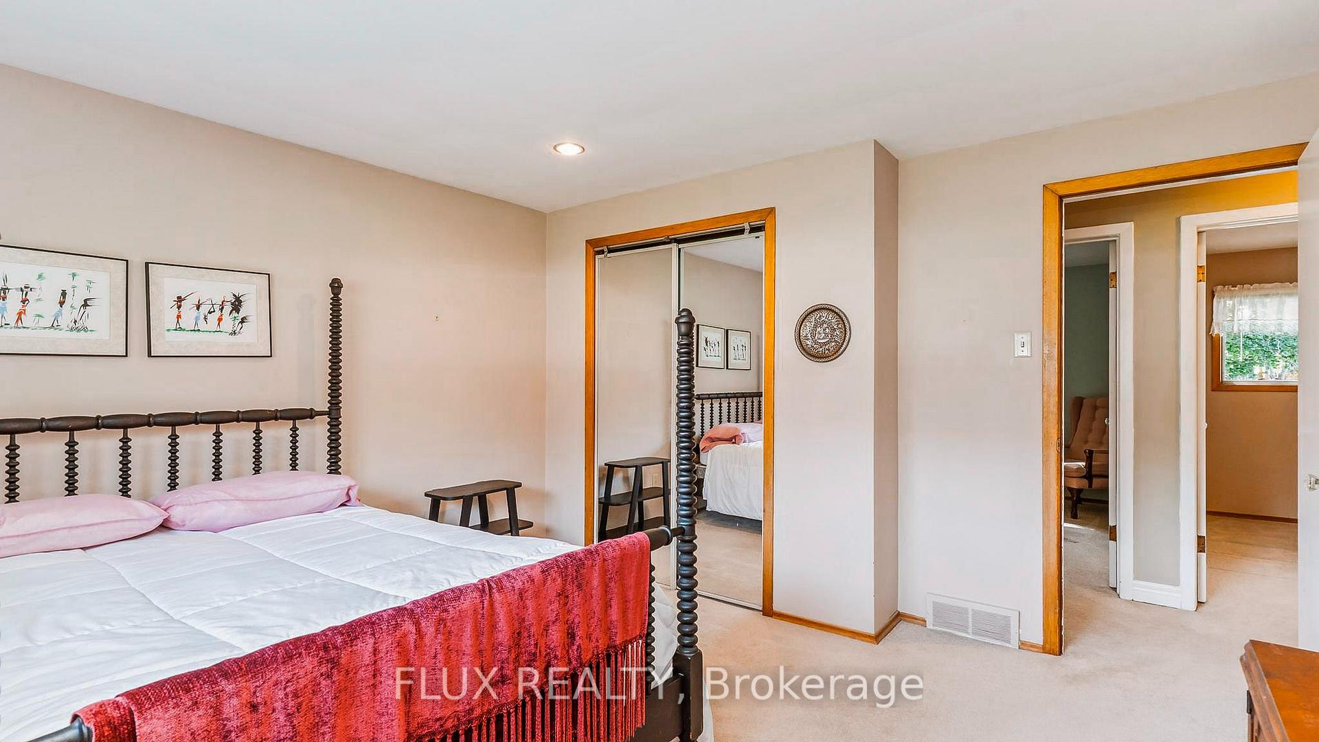 Photo 21 of 457 Three Valleys Crescent, London, South J — HOMEH
