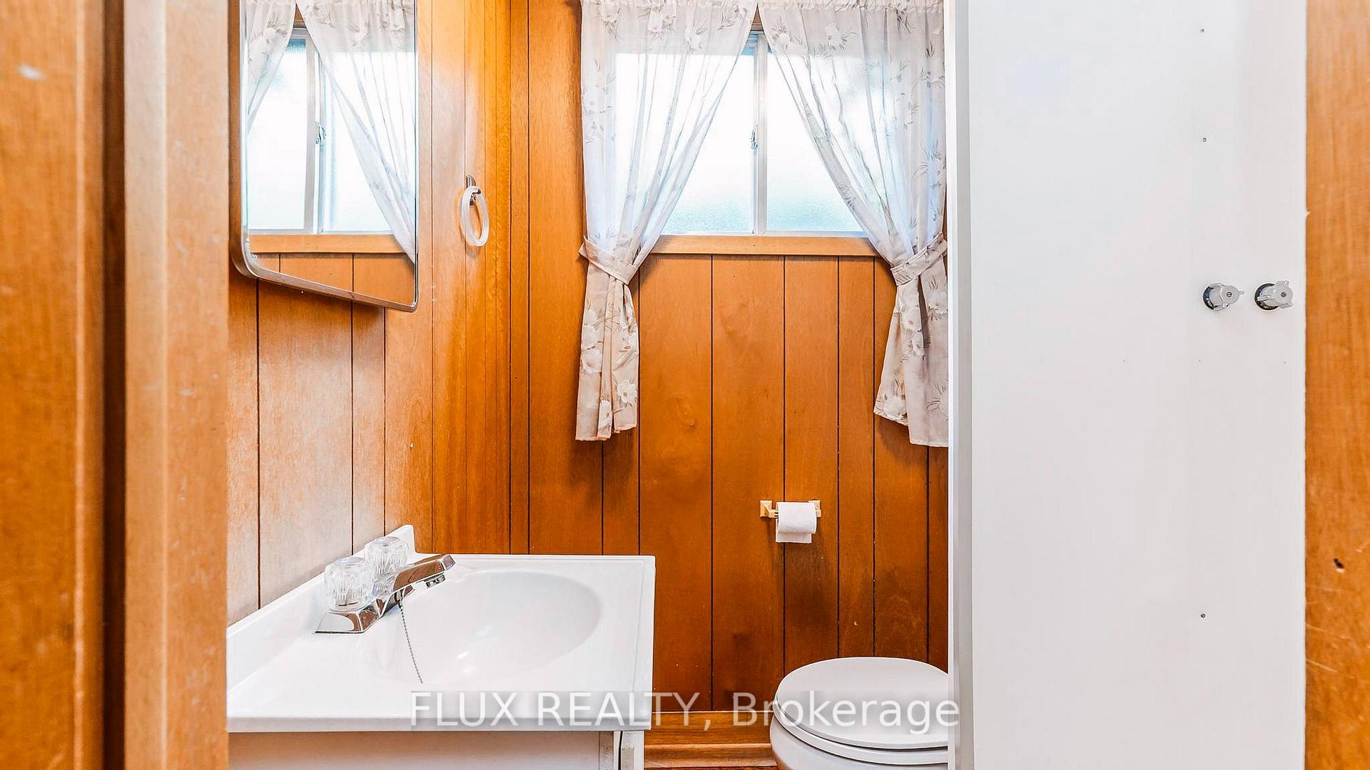 Photo 23 of 457 Three Valleys Crescent, London, South J — HOMEH