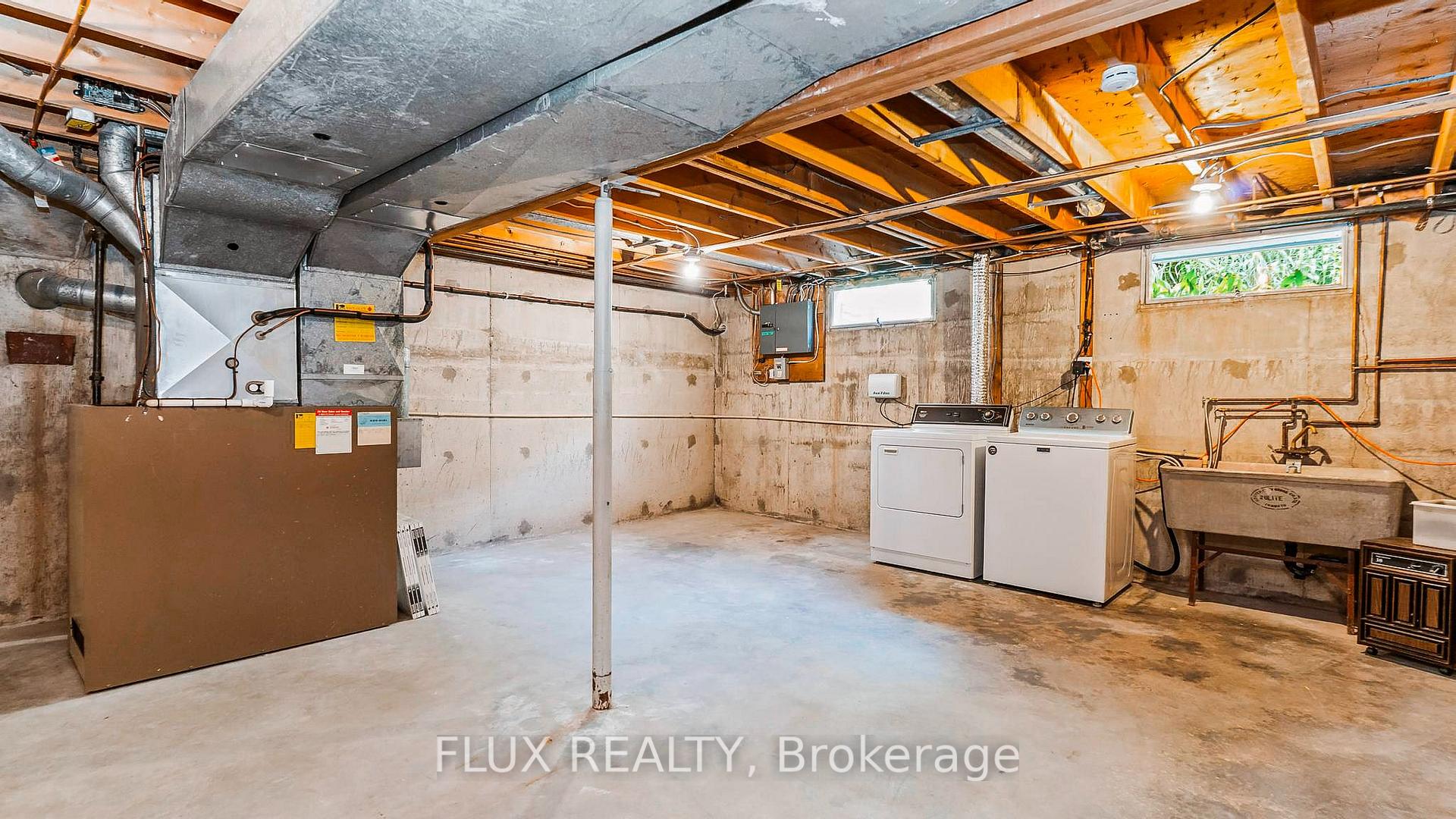 Photo 30 of 457 Three Valleys Crescent, London, South J — HOMEH