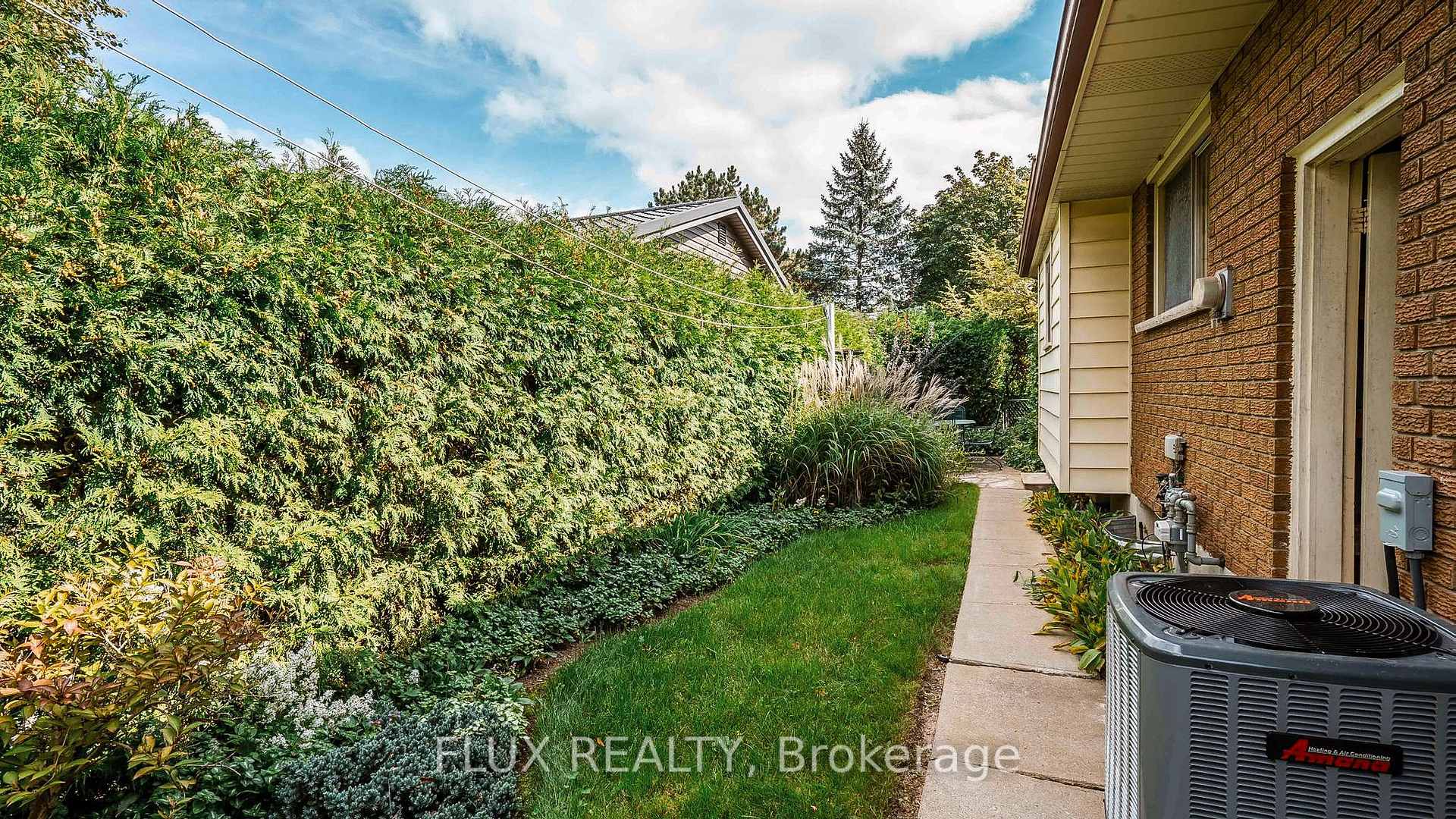 Photo 35 of 457 Three Valleys Crescent, London, South J — HOMEH