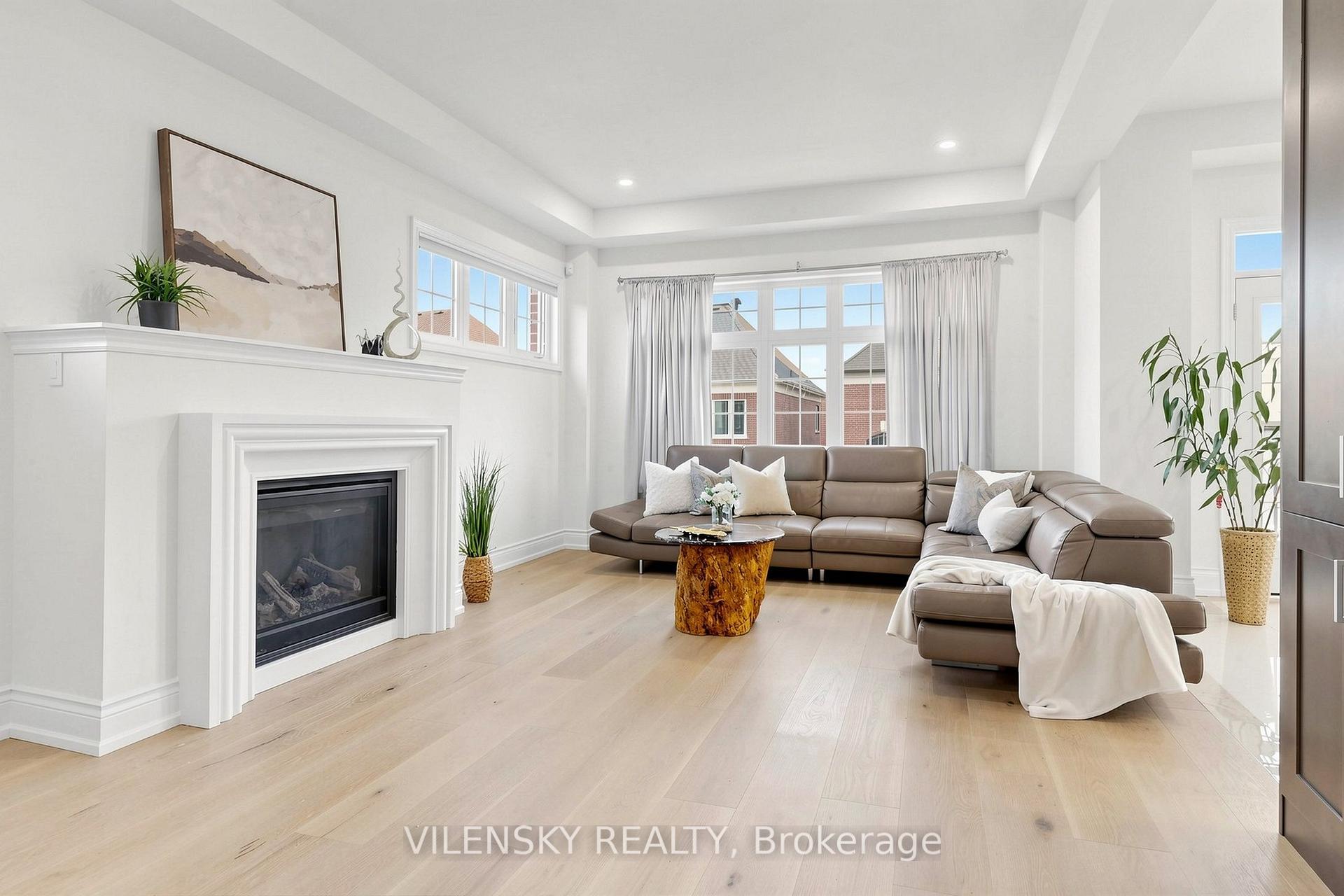 Photo 9 of 37 Scuffler Drive, Vaughan, Patterson — HOMEH