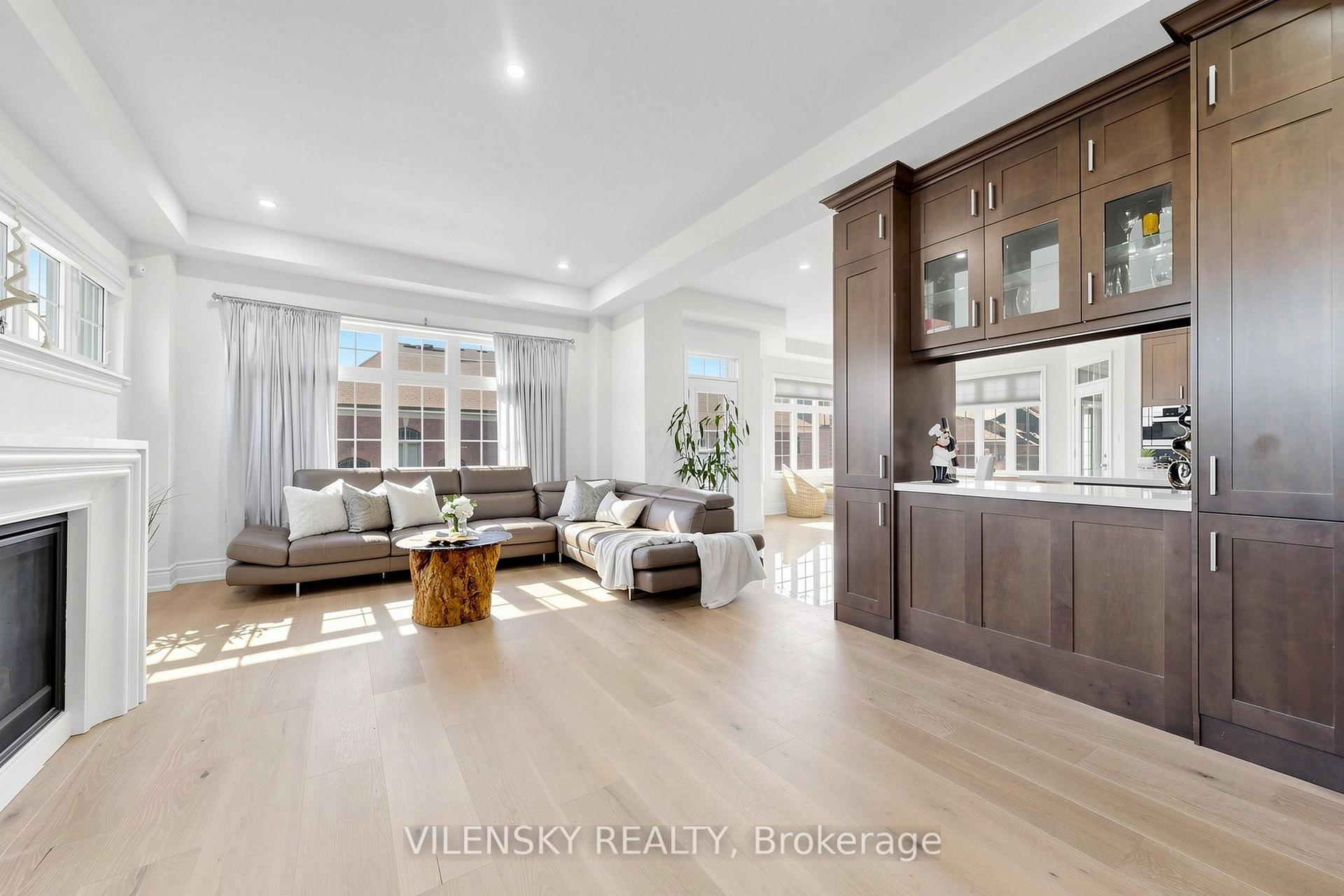 Photo 10 of 37 Scuffler Drive, Vaughan, Patterson — HOMEH