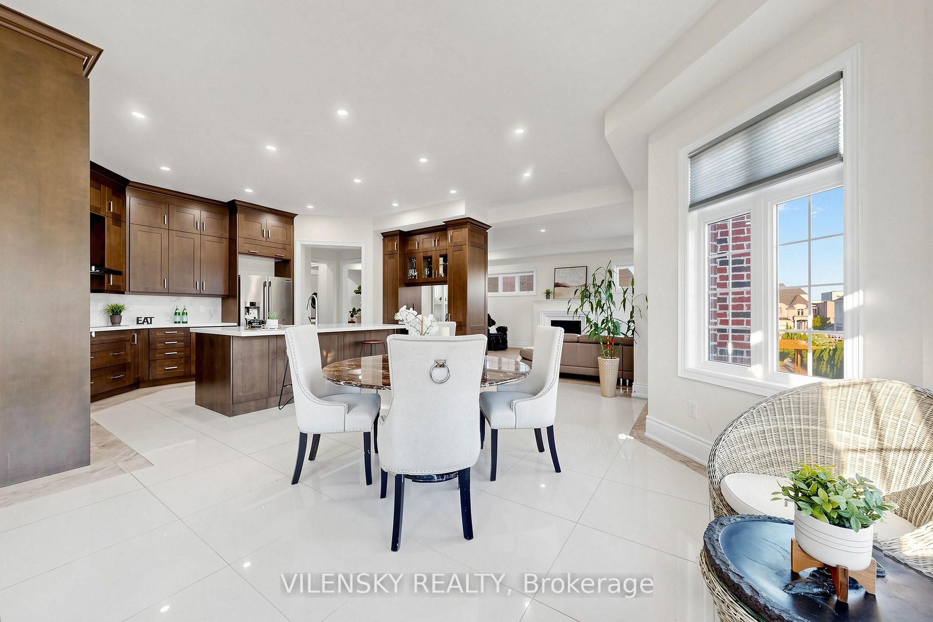 Photo 14 of 37 Scuffler Drive, Vaughan, Patterson — HOMEH