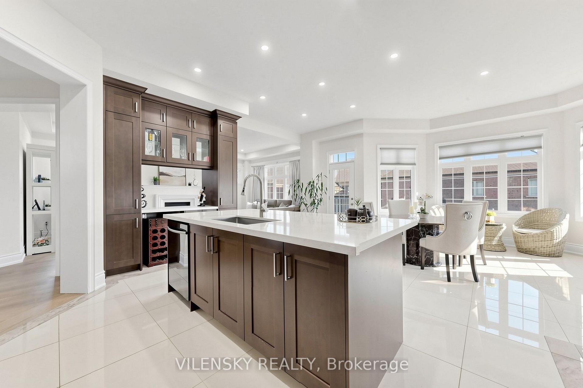Photo 16 of 37 Scuffler Drive, Vaughan, Patterson — HOMEH