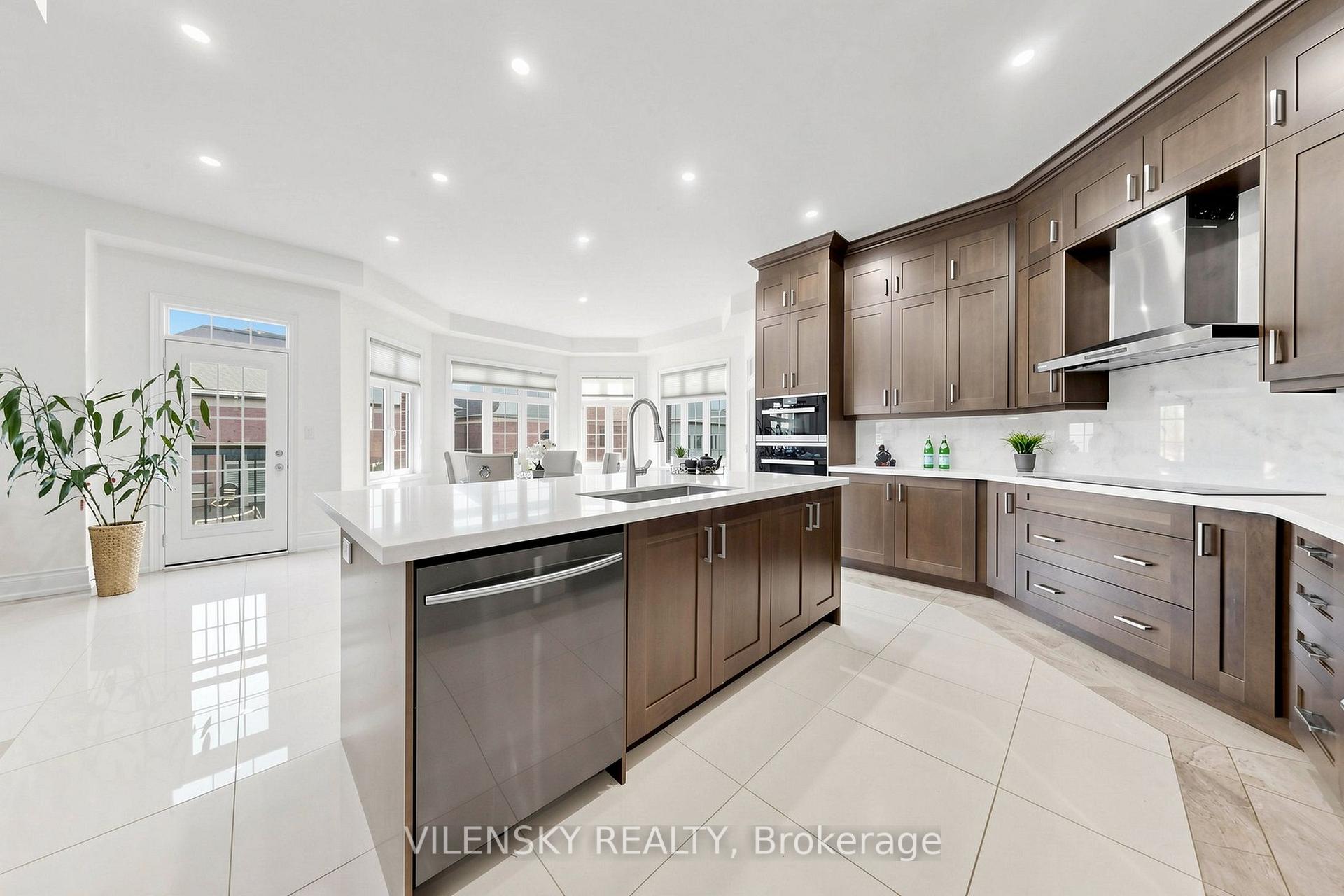 Photo 17 of 37 Scuffler Drive, Vaughan, Patterson — HOMEH