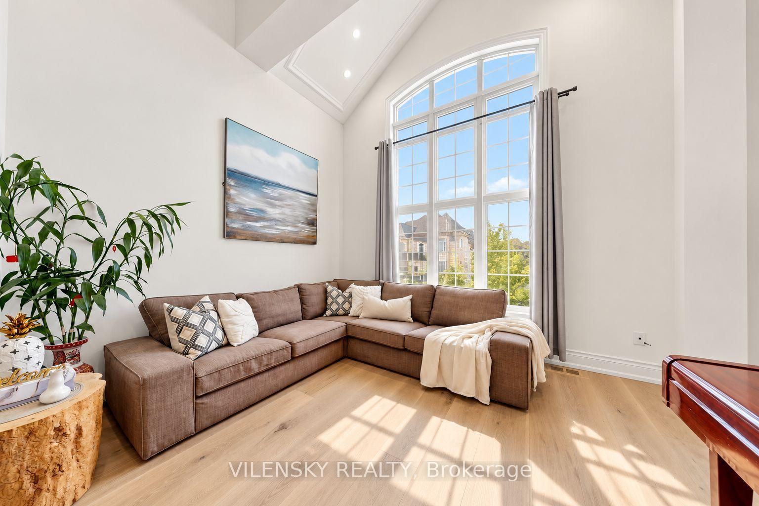 Photo 21 of 37 Scuffler Drive, Vaughan, Patterson — HOMEH