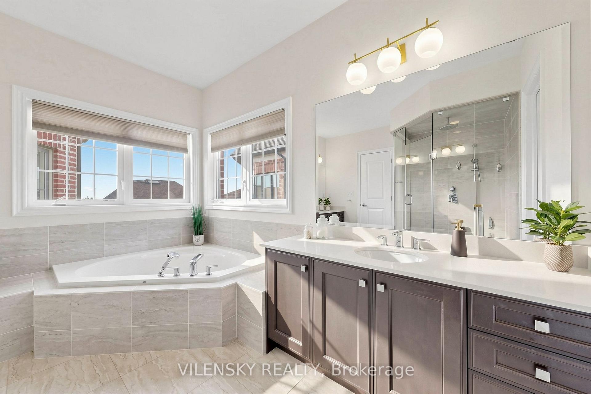 Photo 26 of 37 Scuffler Drive, Vaughan, Patterson — HOMEH