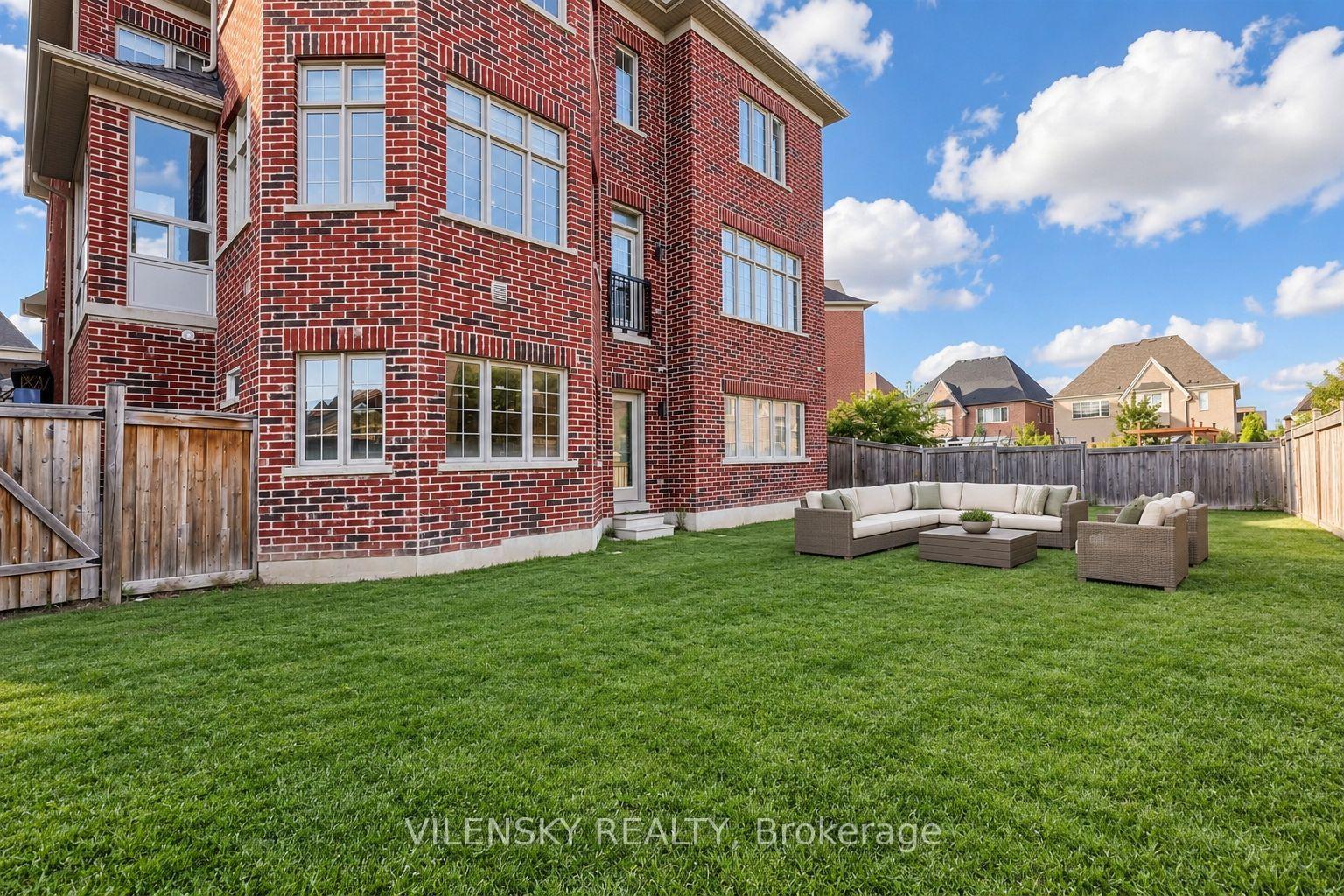 Photo 45 of 37 Scuffler Drive, Vaughan, Patterson — HOMEH