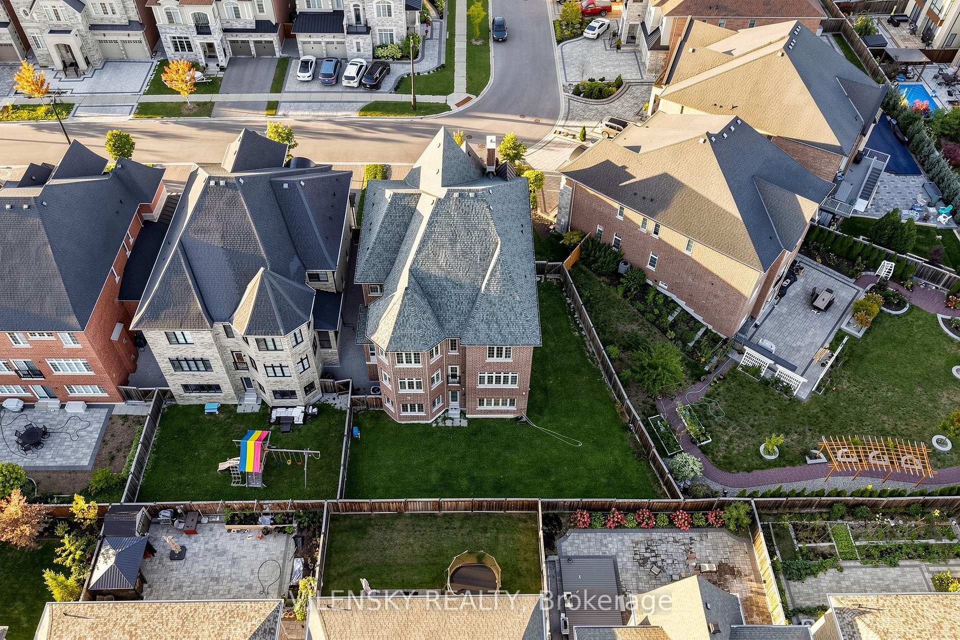 Photo 49 of 37 Scuffler Drive, Vaughan, Patterson — HOMEH