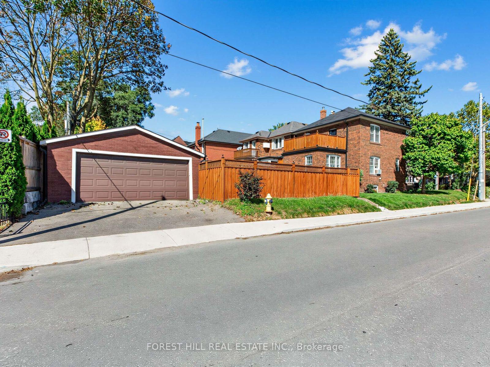 Photo 3 of 28 Castle Knock Road, Toronto, Lawrence Park South — HOMEH