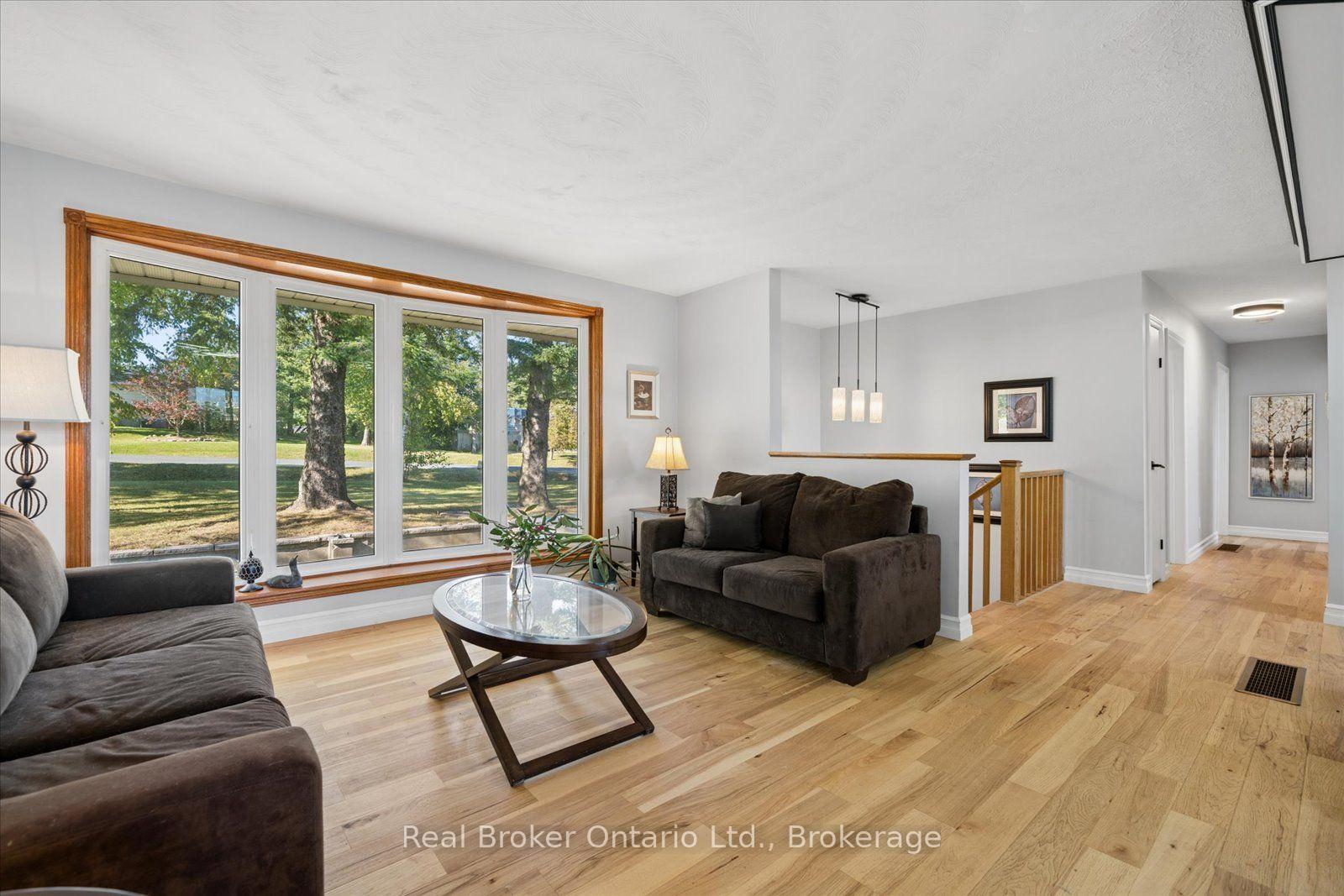 Photo 8 of 210 Patricia Crescent, Selwyn — HOMEH