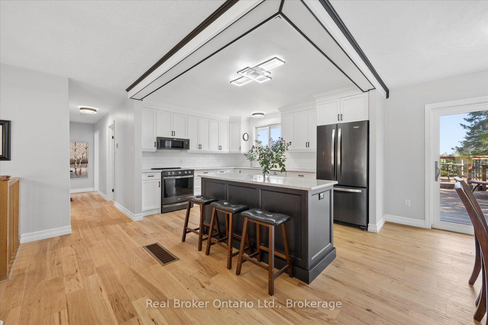 Photo 15 of 210 Patricia Crescent, Selwyn — HOMEH