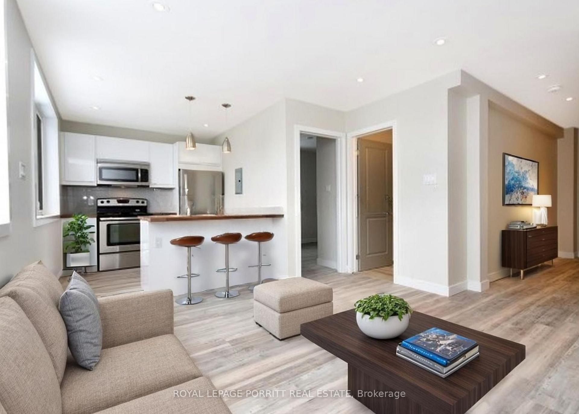 Front of Unit 1, 3411 Lake Shore Boulevard W