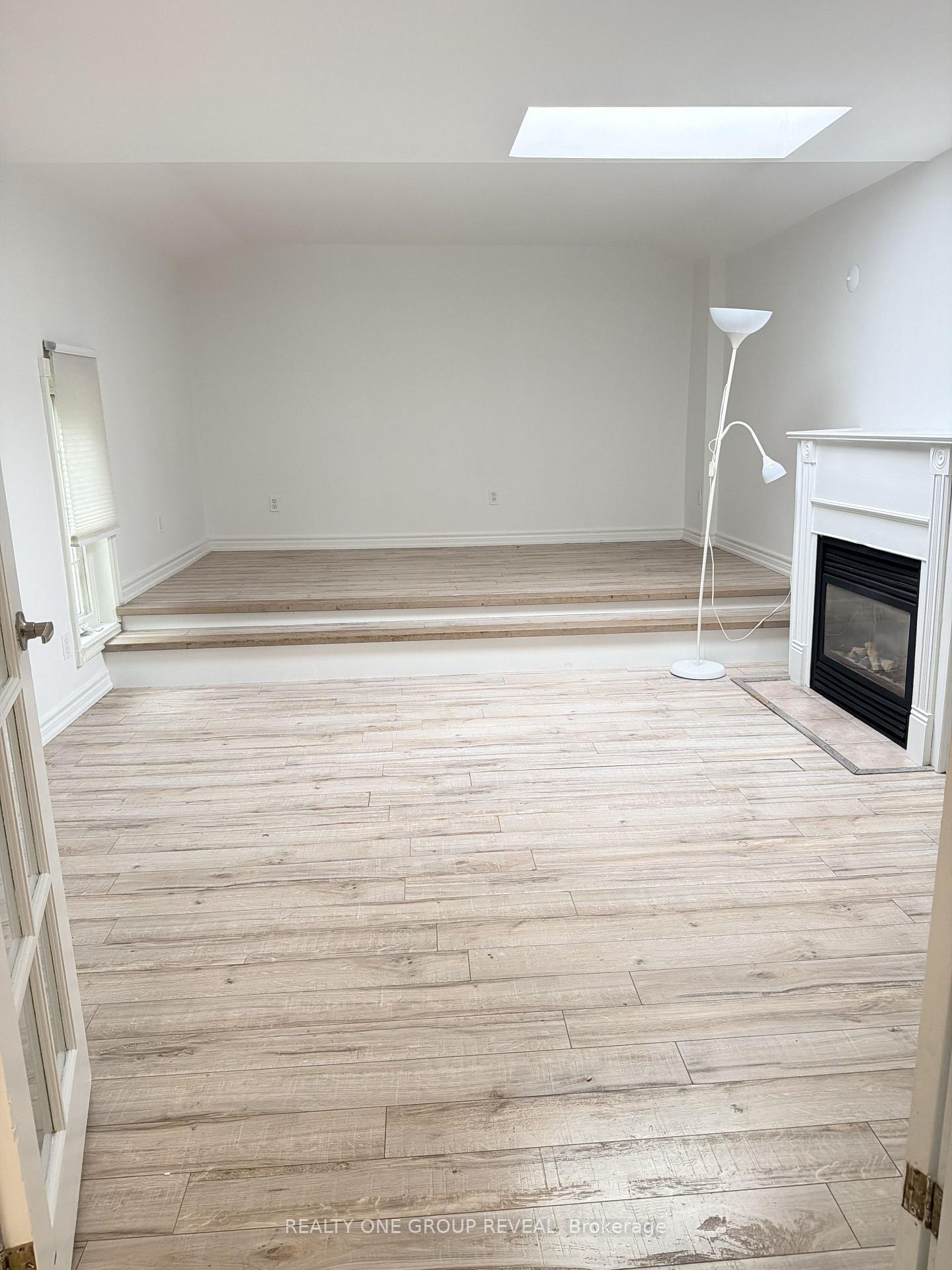 Photo 7 of 1027 Ridgemount Boulevard, Oshawa, Pinecrest — HOMEH