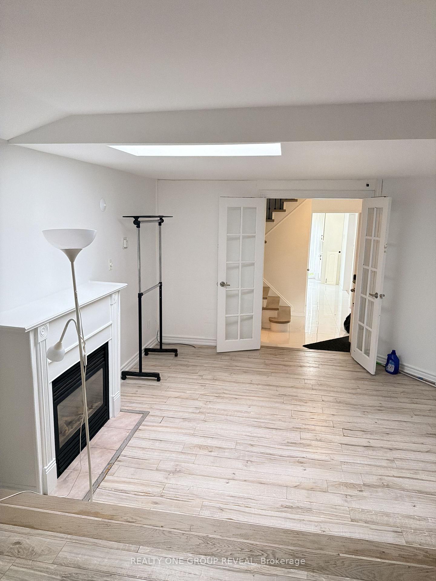 Photo 9 of 1027 Ridgemount Boulevard, Oshawa, Pinecrest — HOMEH