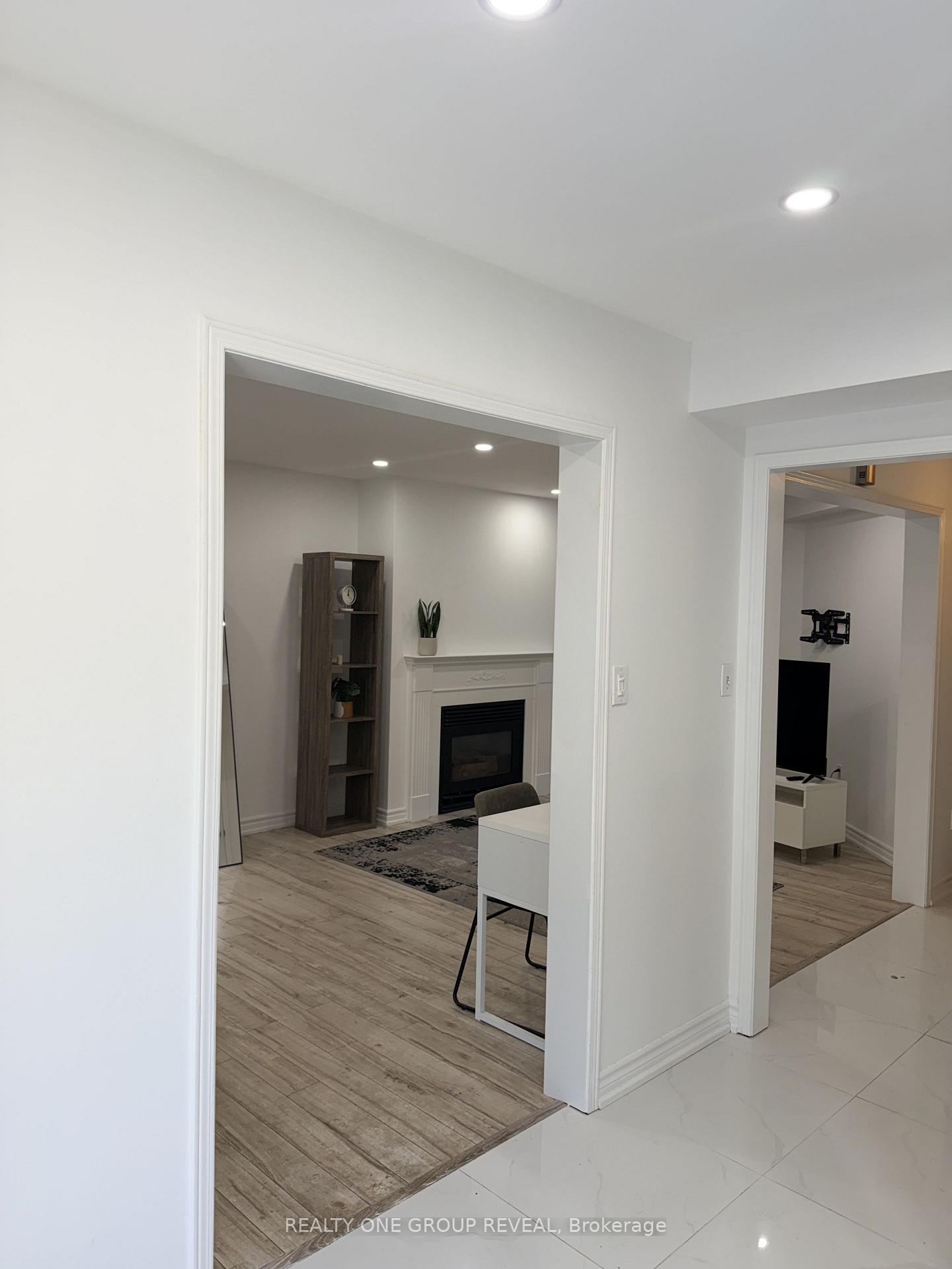 Photo 14 of 1027 Ridgemount Boulevard, Oshawa, Pinecrest — HOMEH