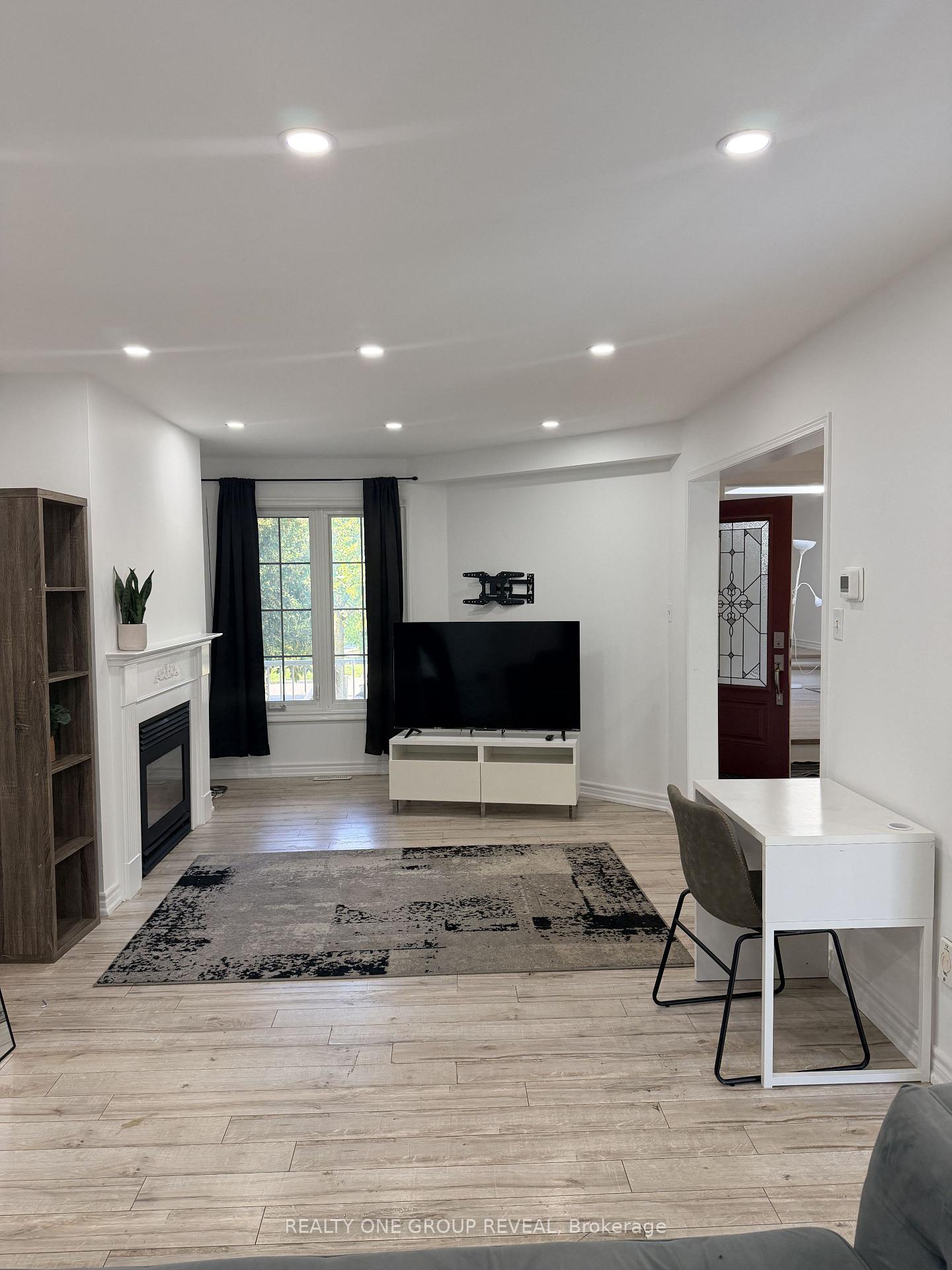 Photo 17 of 1027 Ridgemount Boulevard, Oshawa, Pinecrest — HOMEH
