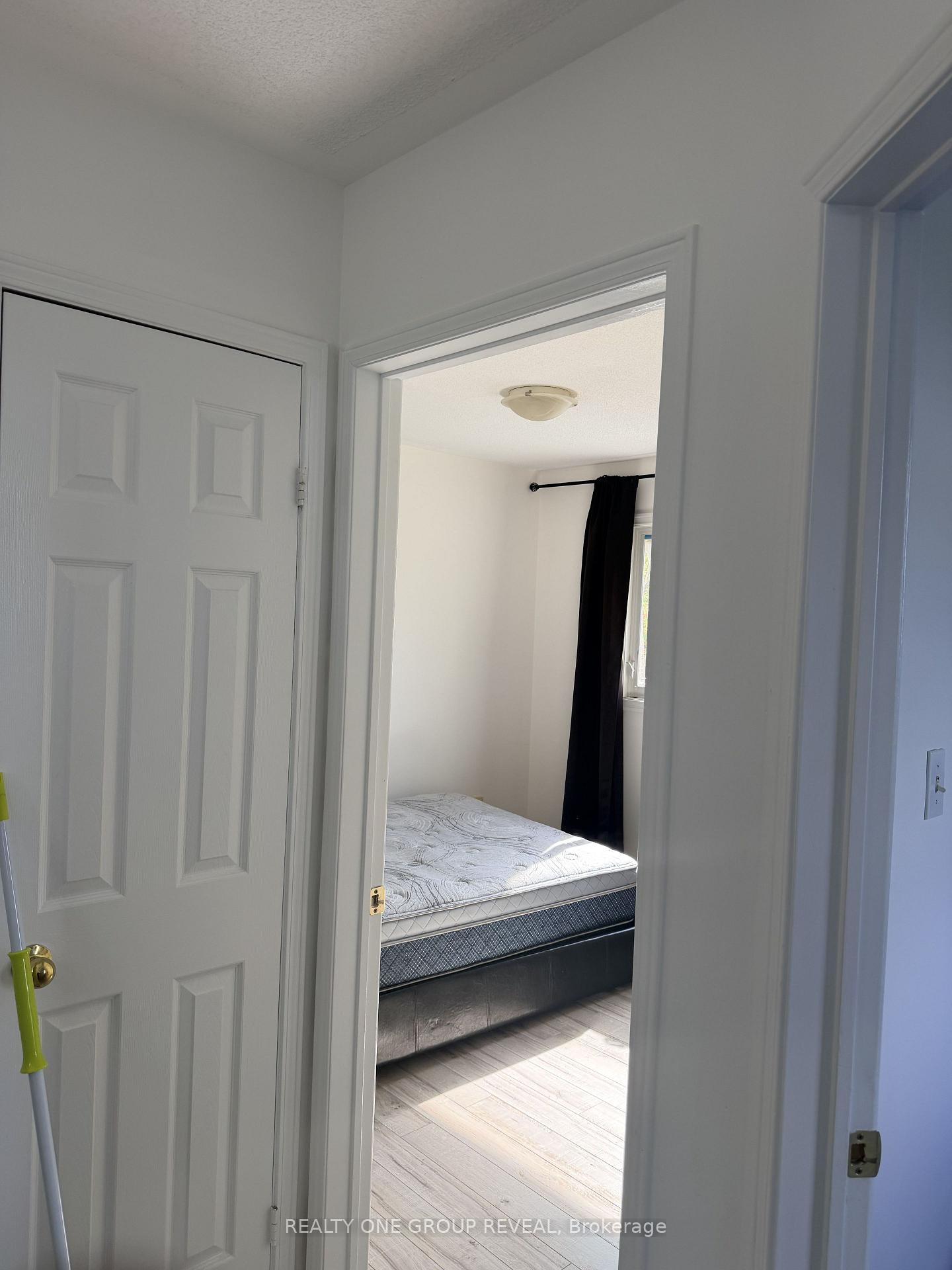 Photo 28 of 1027 Ridgemount Boulevard, Oshawa, Pinecrest — HOMEH