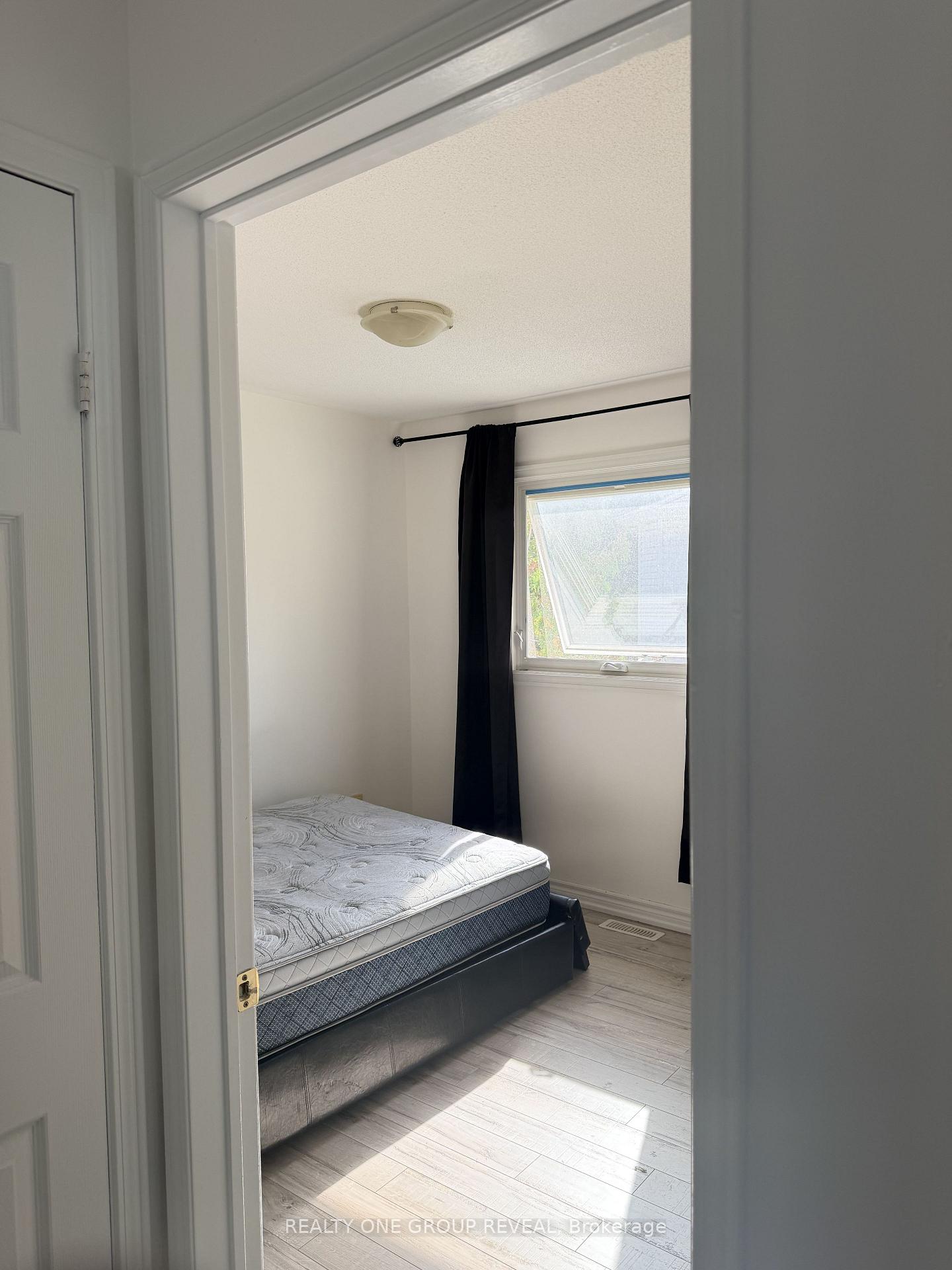 Photo 31 of 1027 Ridgemount Boulevard, Oshawa, Pinecrest — HOMEH