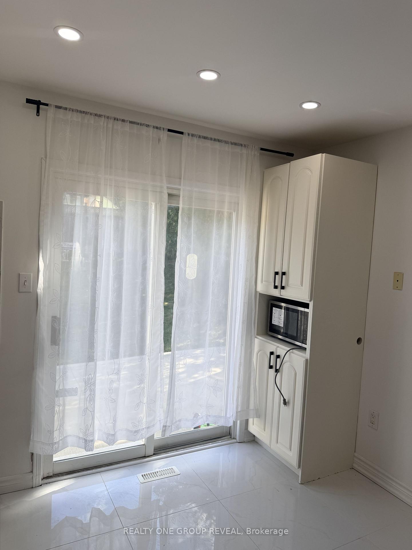 Photo 36 of 1027 Ridgemount Boulevard, Oshawa, Pinecrest — HOMEH