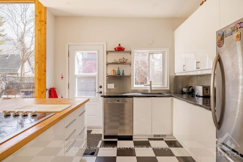 Photo 4 of 252 Daly Avenue, Ottawa, Sandy Hill — HOMEH