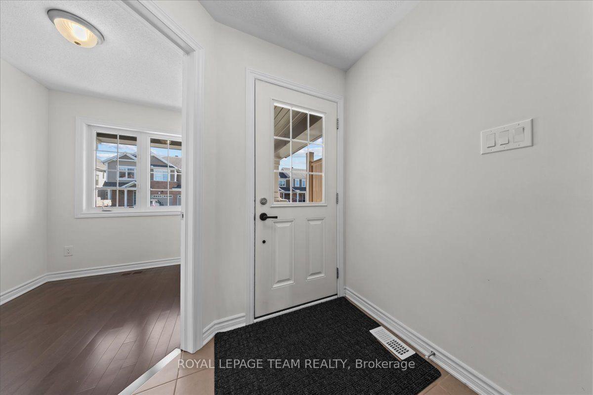 Photo 5 of 340 Song Sparrow Street, Ottawa, Barrhaven - Half Moon Bay — HOMEH