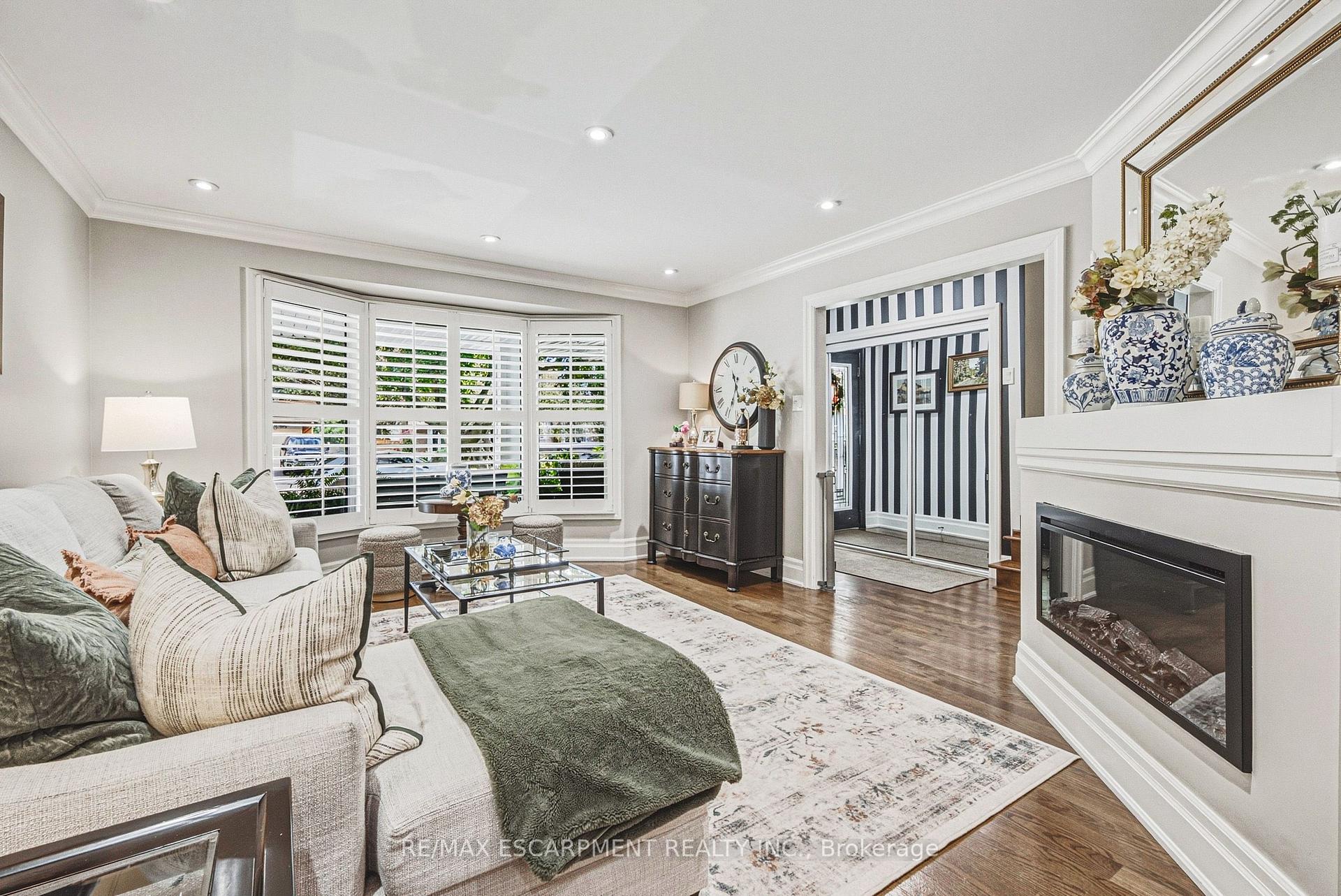 Photo 12 of 581 Holly Hill Crescent, Burlington, Freeman — HOMEH