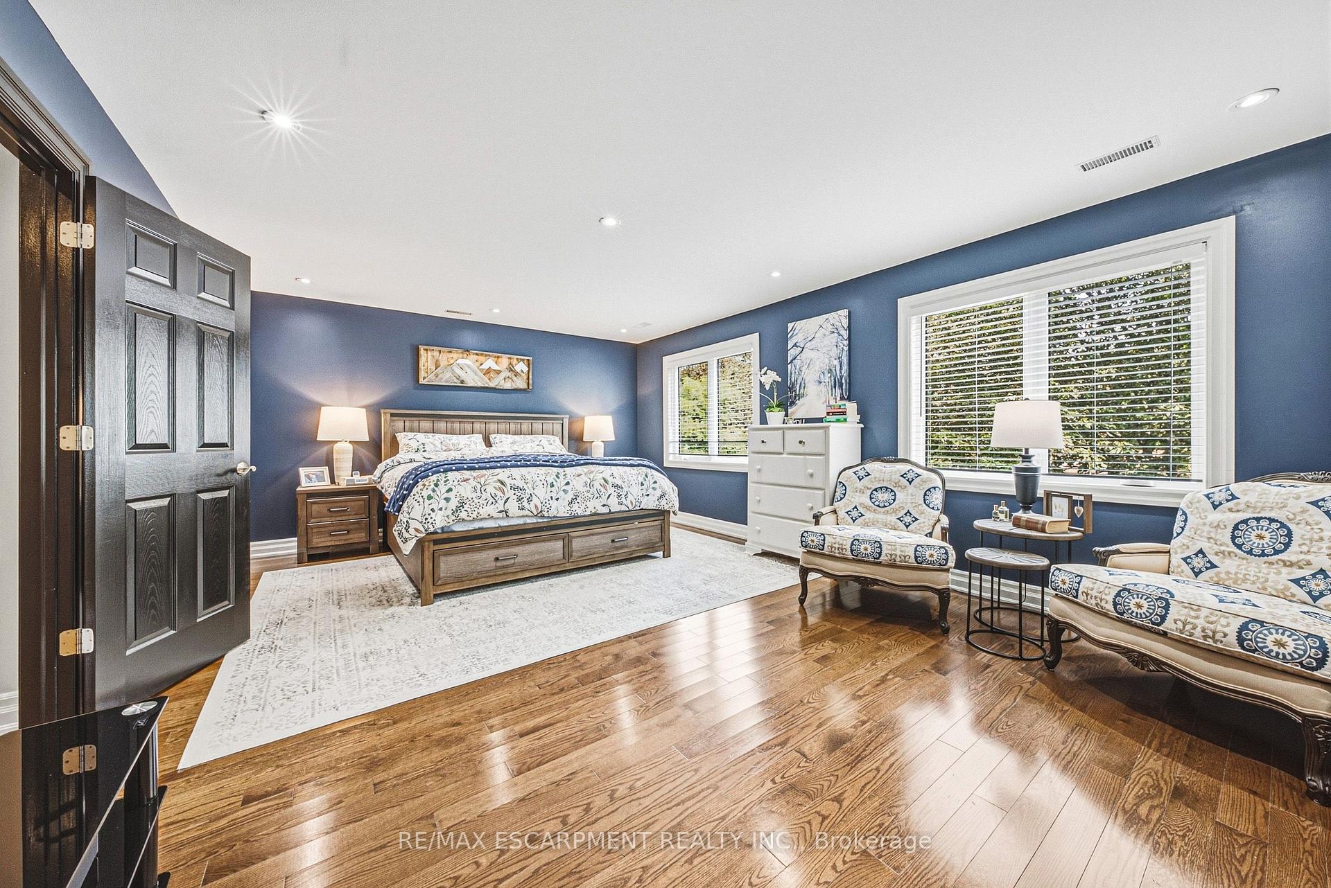 Photo 22 of 581 Holly Hill Crescent, Burlington, Freeman — HOMEH