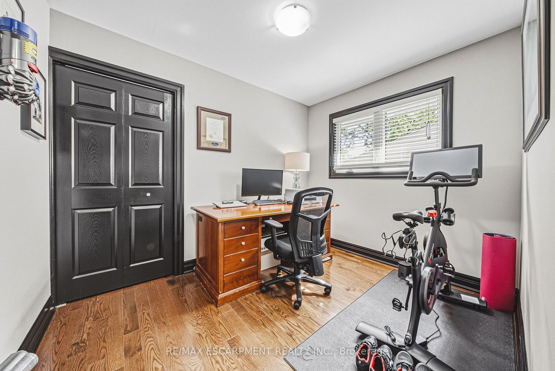 Photo 33 of 581 Holly Hill Crescent, Burlington, Freeman — HOMEH