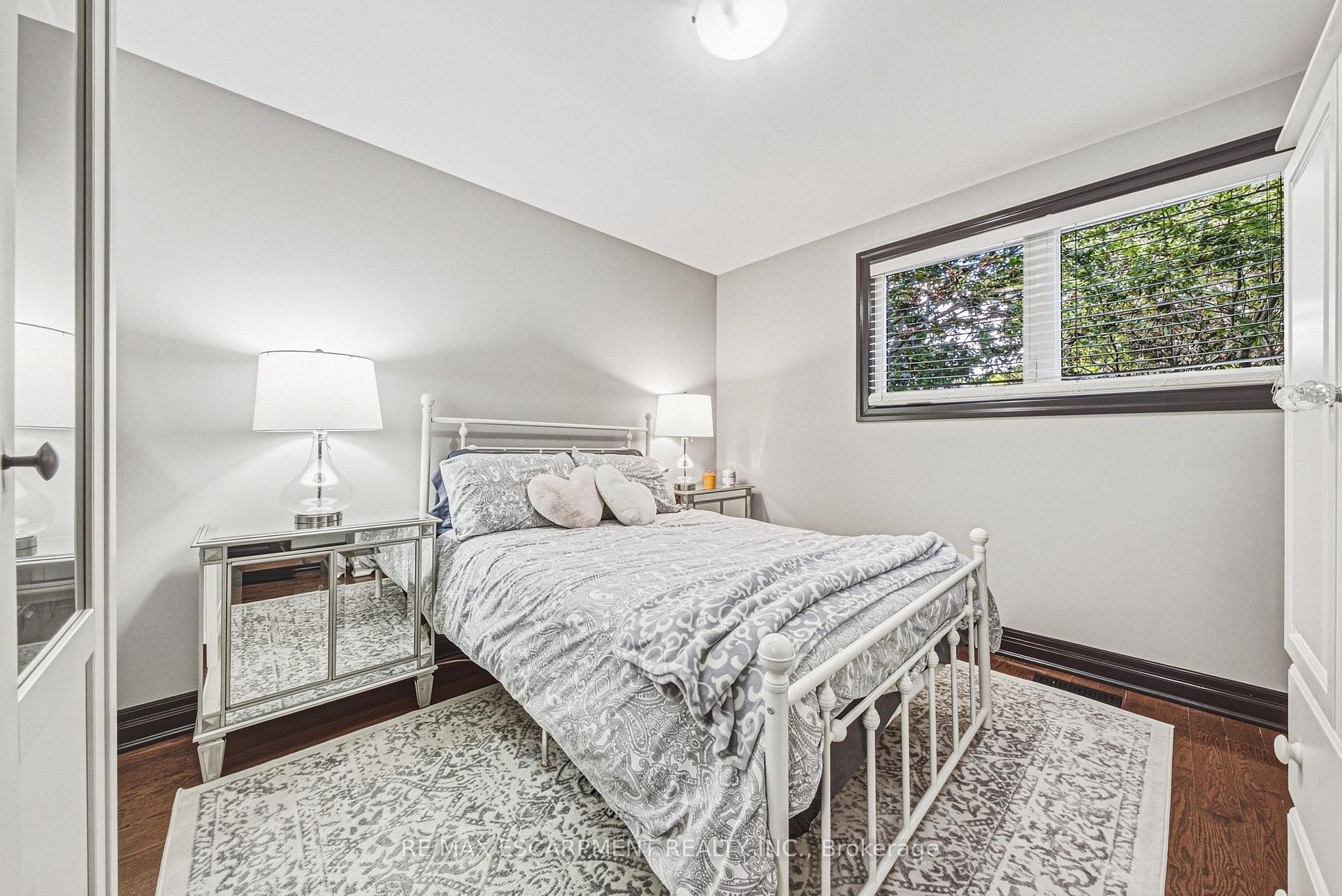 Photo 34 of 581 Holly Hill Crescent, Burlington, Freeman — HOMEH