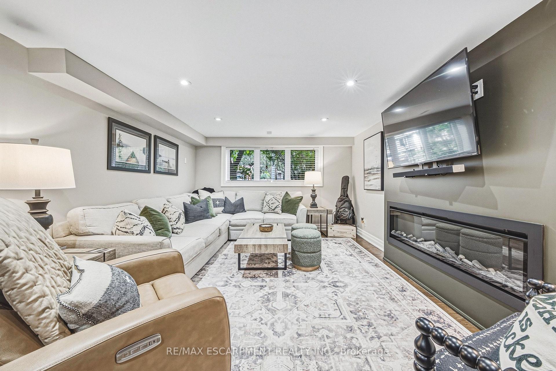 Photo 36 of 581 Holly Hill Crescent, Burlington, Freeman — HOMEH